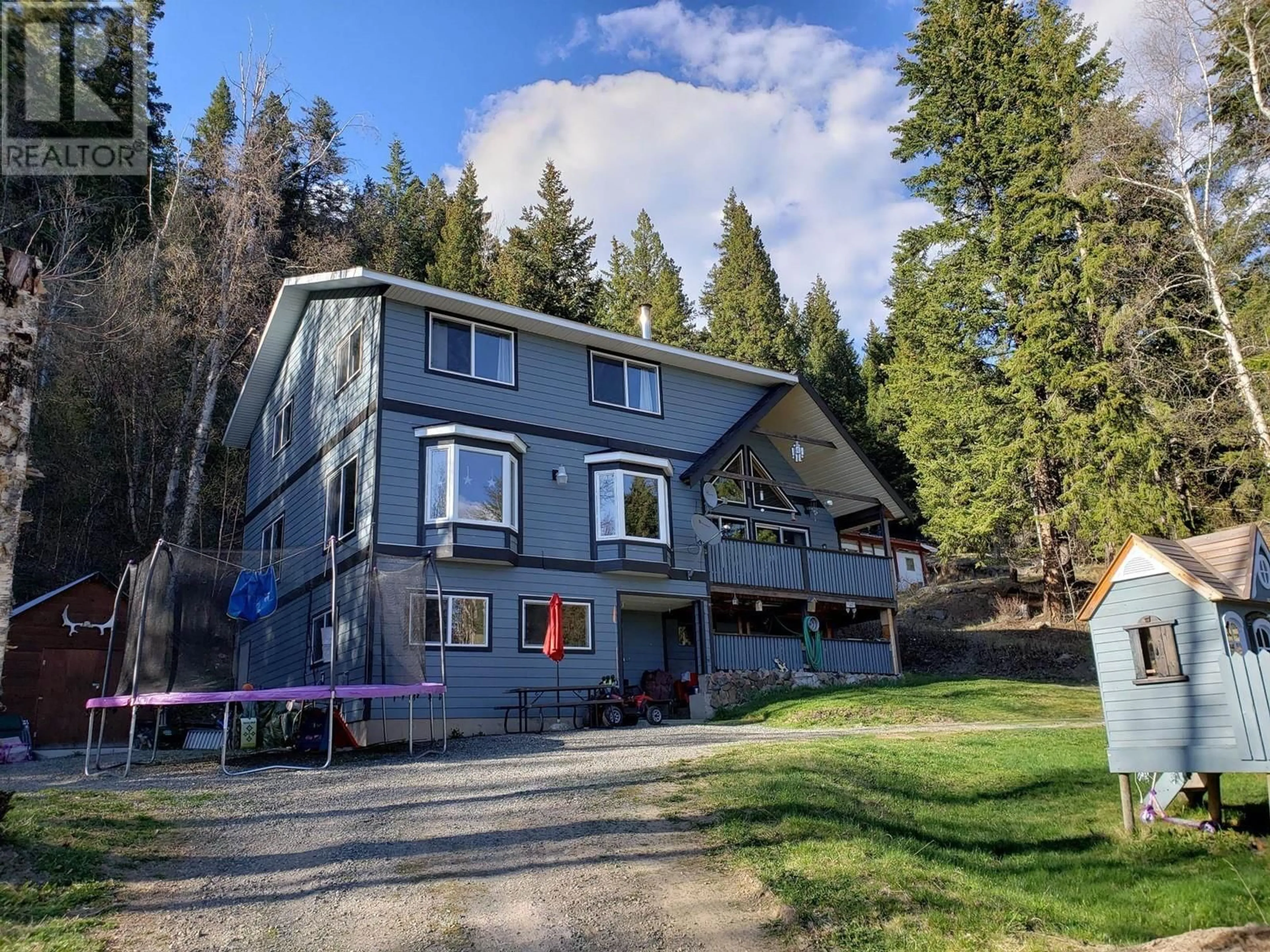 A pic from outside/outdoor area/front of a property/back of a property/a pic from drone, unknown for 7589 JULSRUD ROAD, Lone Butte British Columbia V0K1X3