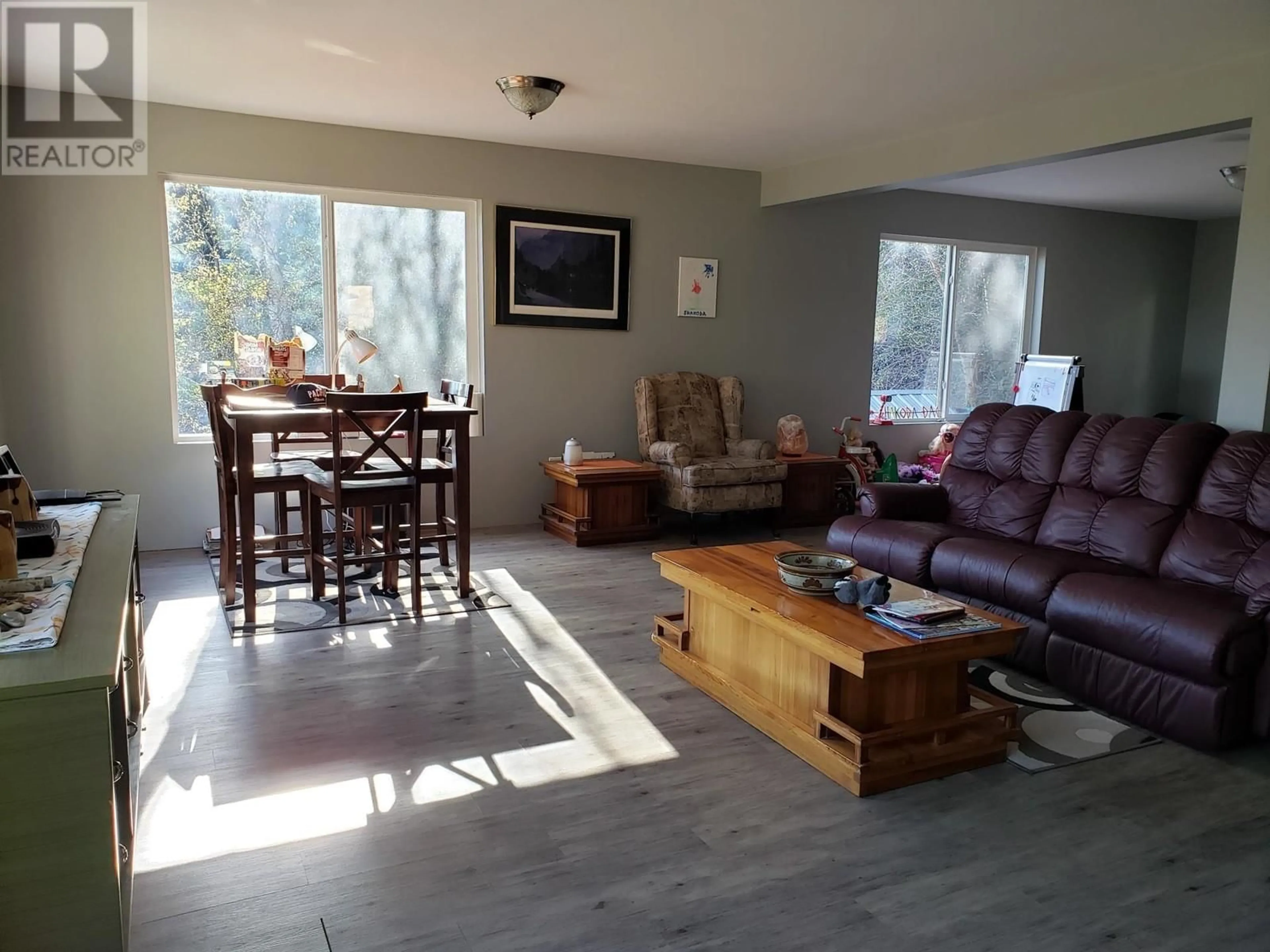 Living room with furniture, unknown for 7589 JULSRUD ROAD, Lone Butte British Columbia V0K1X3