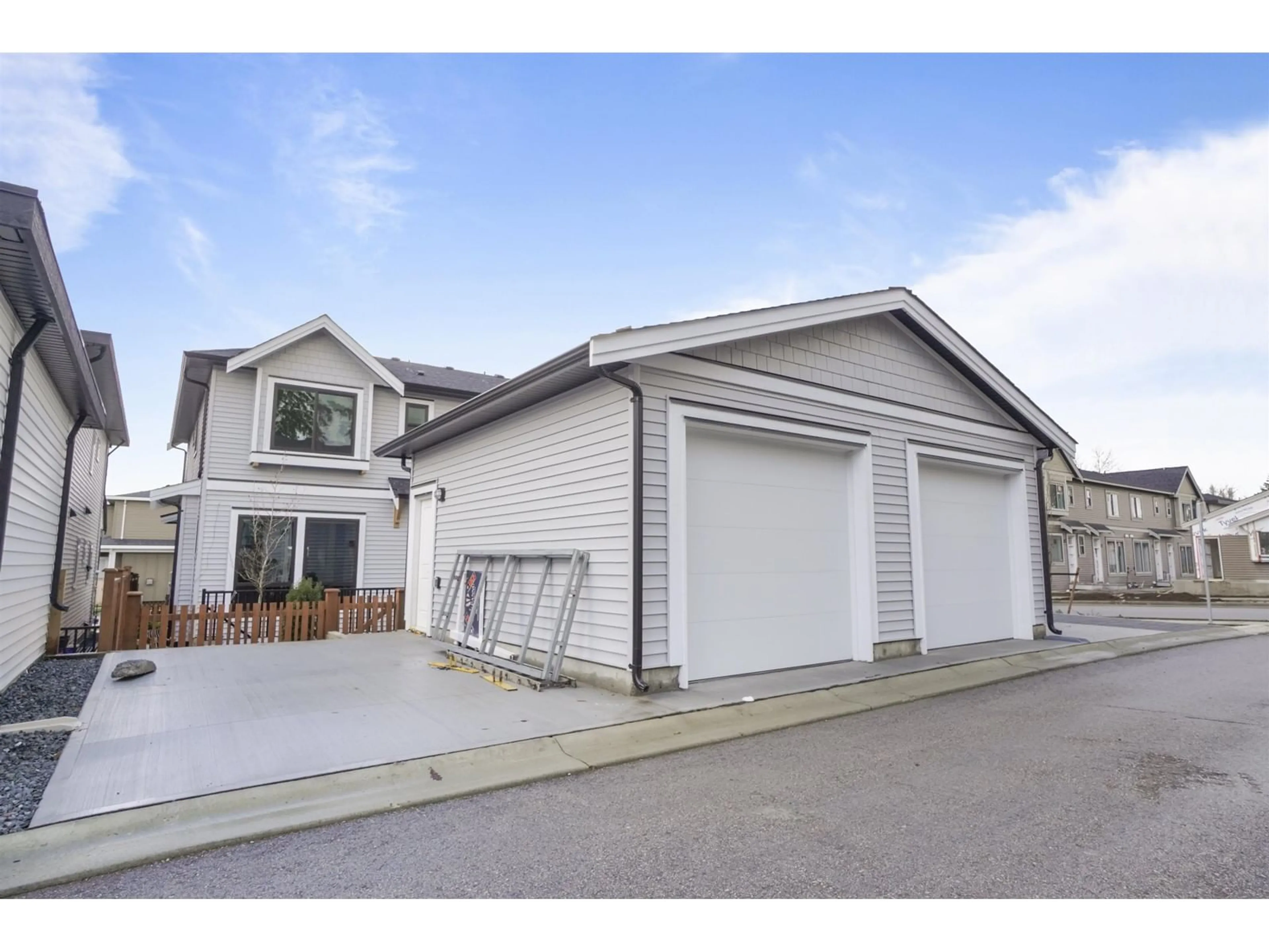 Indoor garage for 20488 75, Langley British Columbia V2Y3S8