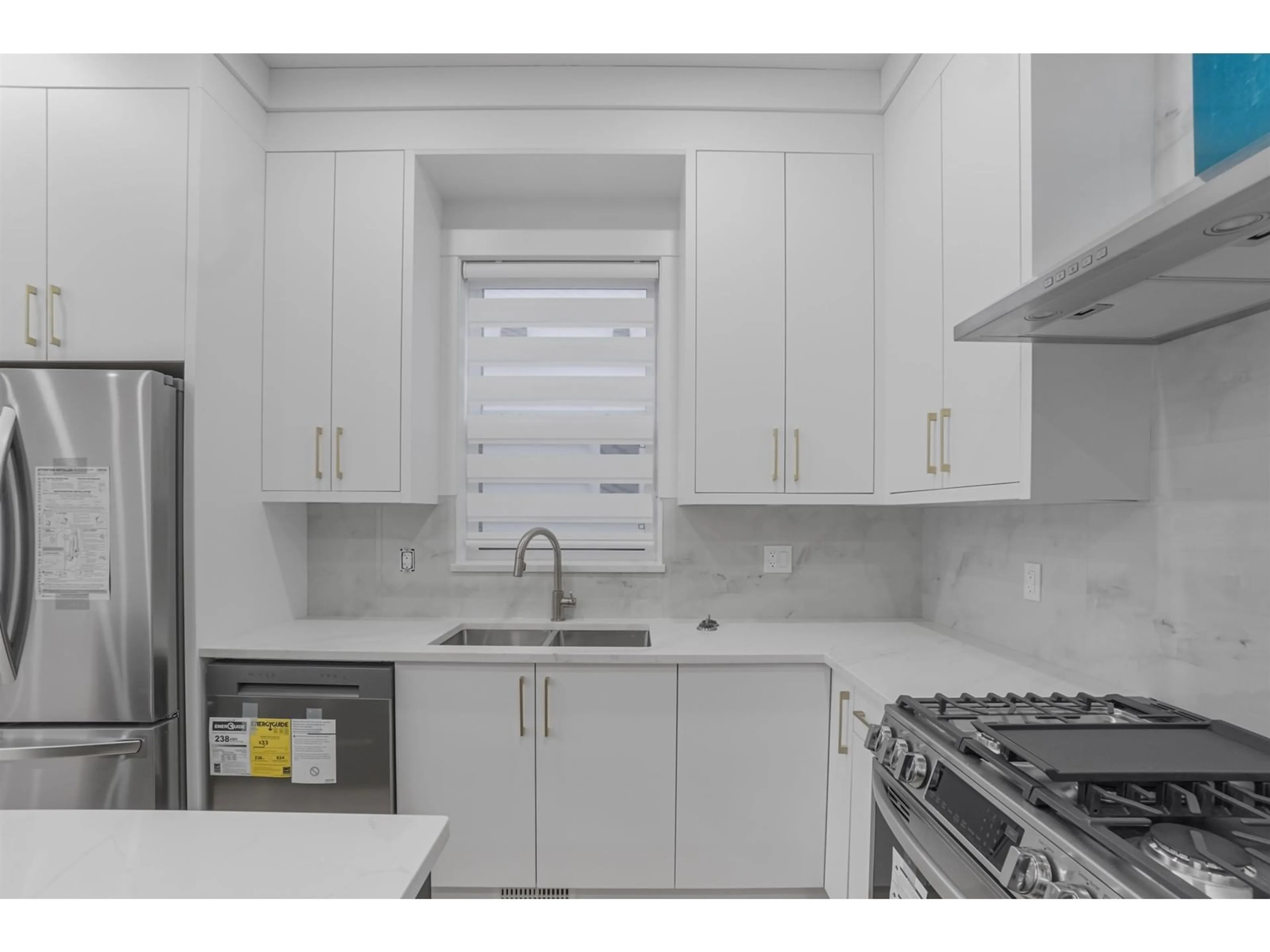 Standard kitchen, unknown for 20488 75, Langley British Columbia V2Y3S8