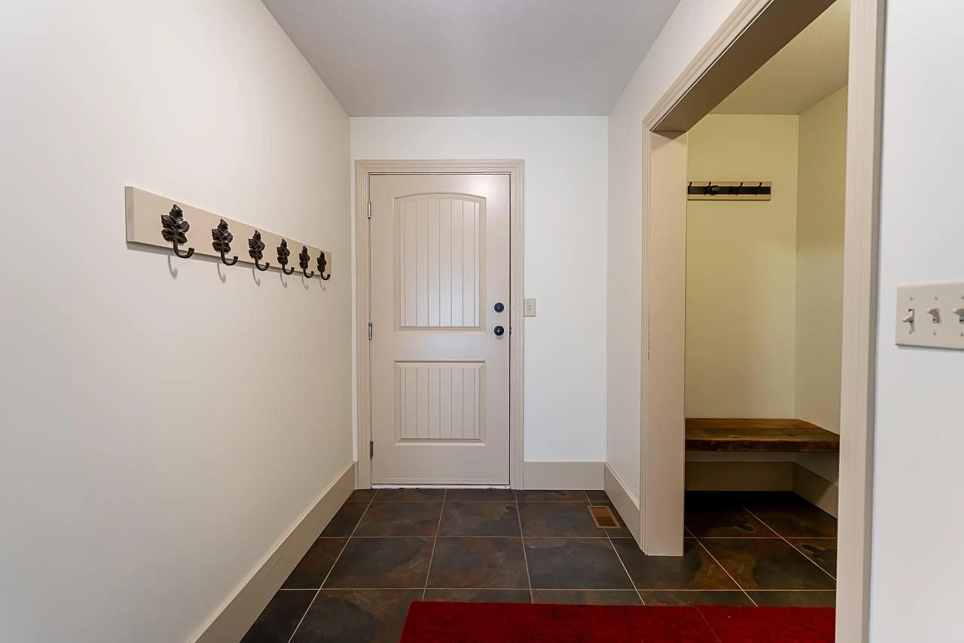 Indoor entryway for 20548 EDELWEISS, Mission British Columbia V0M1A1