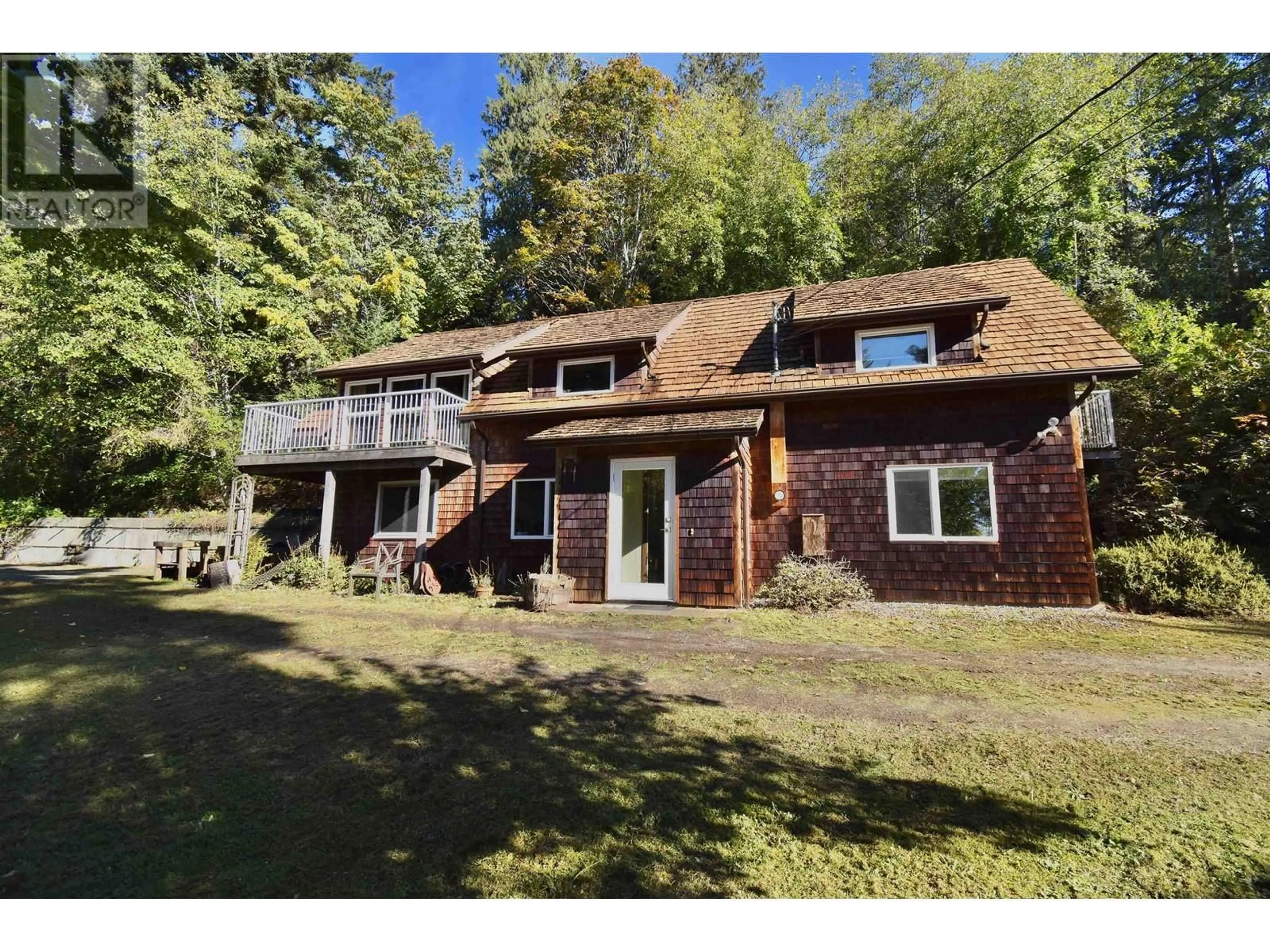 A pic from outside/outdoor area/front of a property/back of a property/a pic from drone, unknown for 1390 GOWER POINT ROAD, Gibsons British Columbia V0N1V3