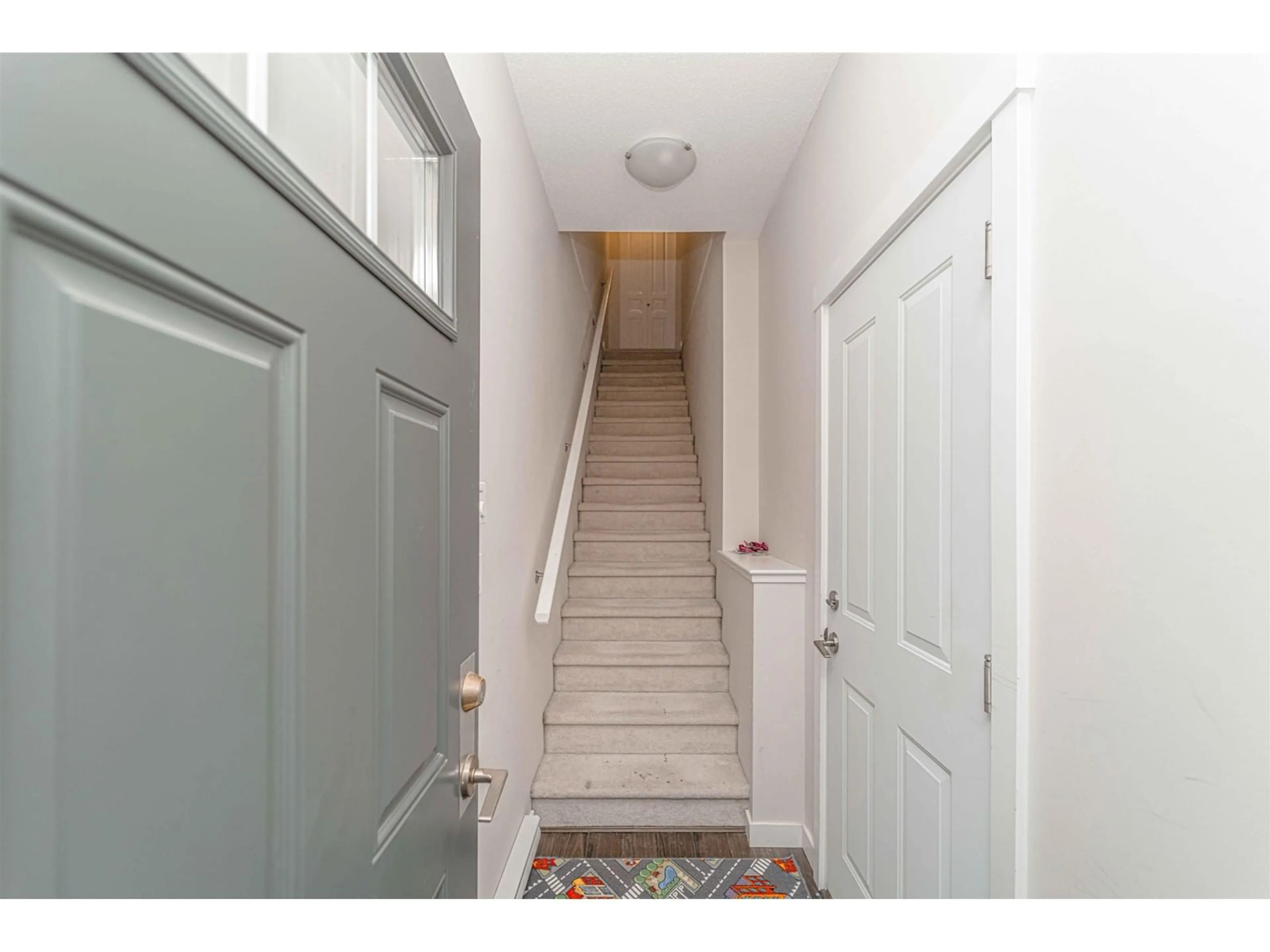 Indoor entryway for 59 31098 WESTRIDGE PLACE, Abbotsford British Columbia V2T0T2