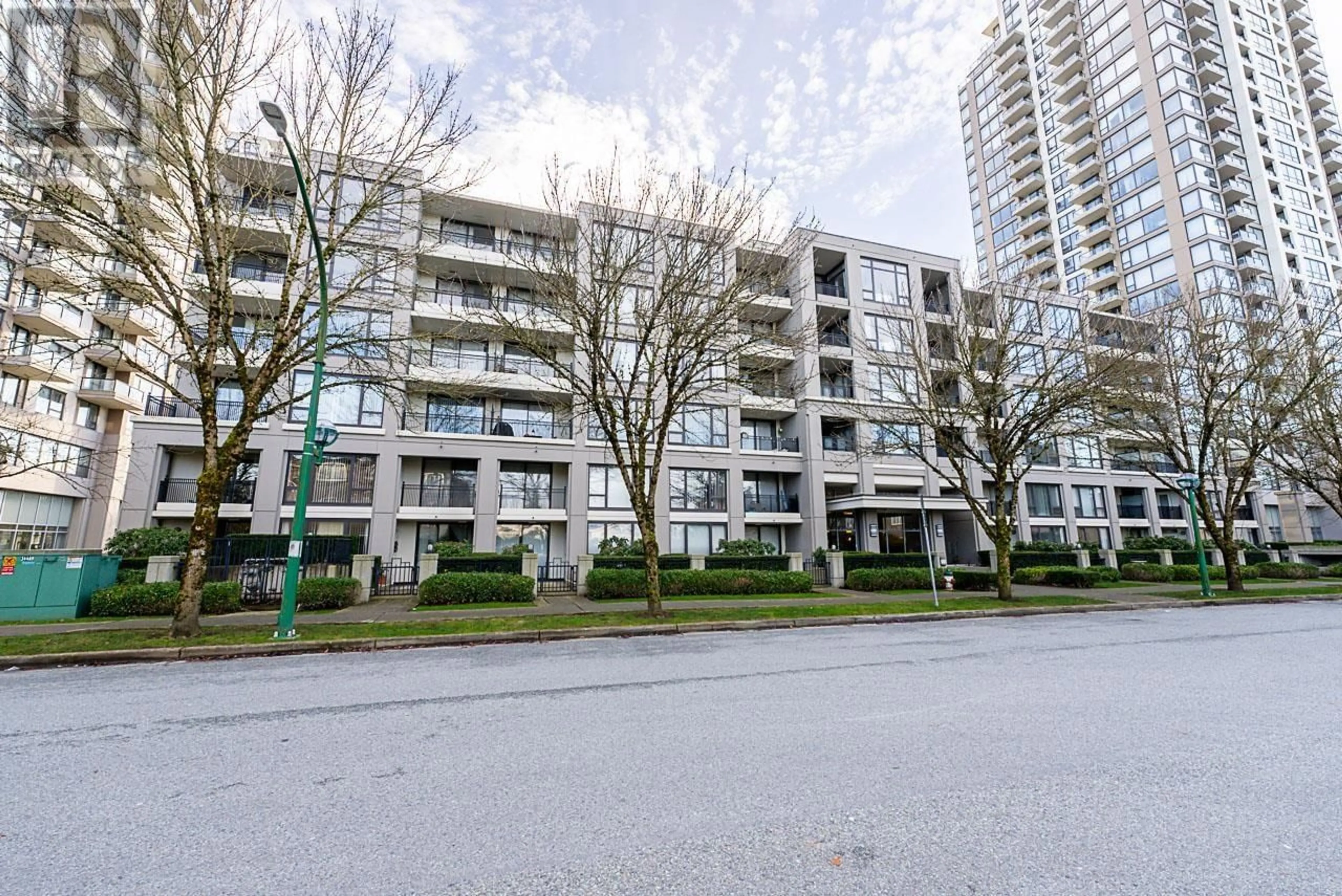 Patio, street for 306 7138 COLLIER STREET, Burnaby British Columbia V5E0A2