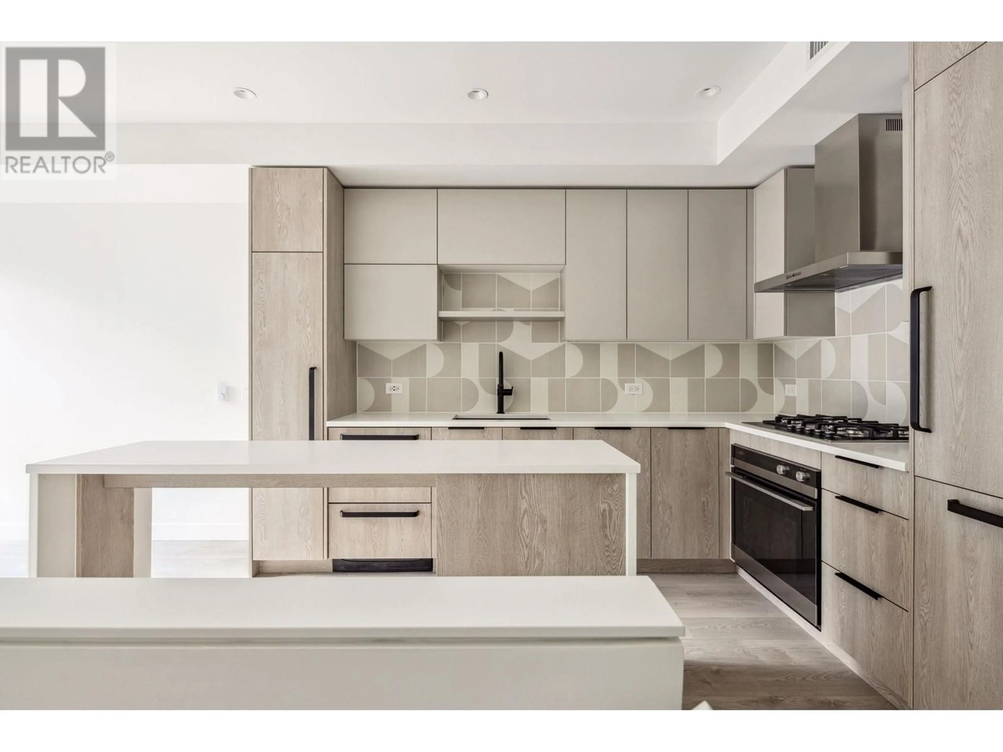 Contemporary kitchen, ceramic/tile floor for 212 - 322 15TH AVENUE, Vancouver British Columbia V5T0K5