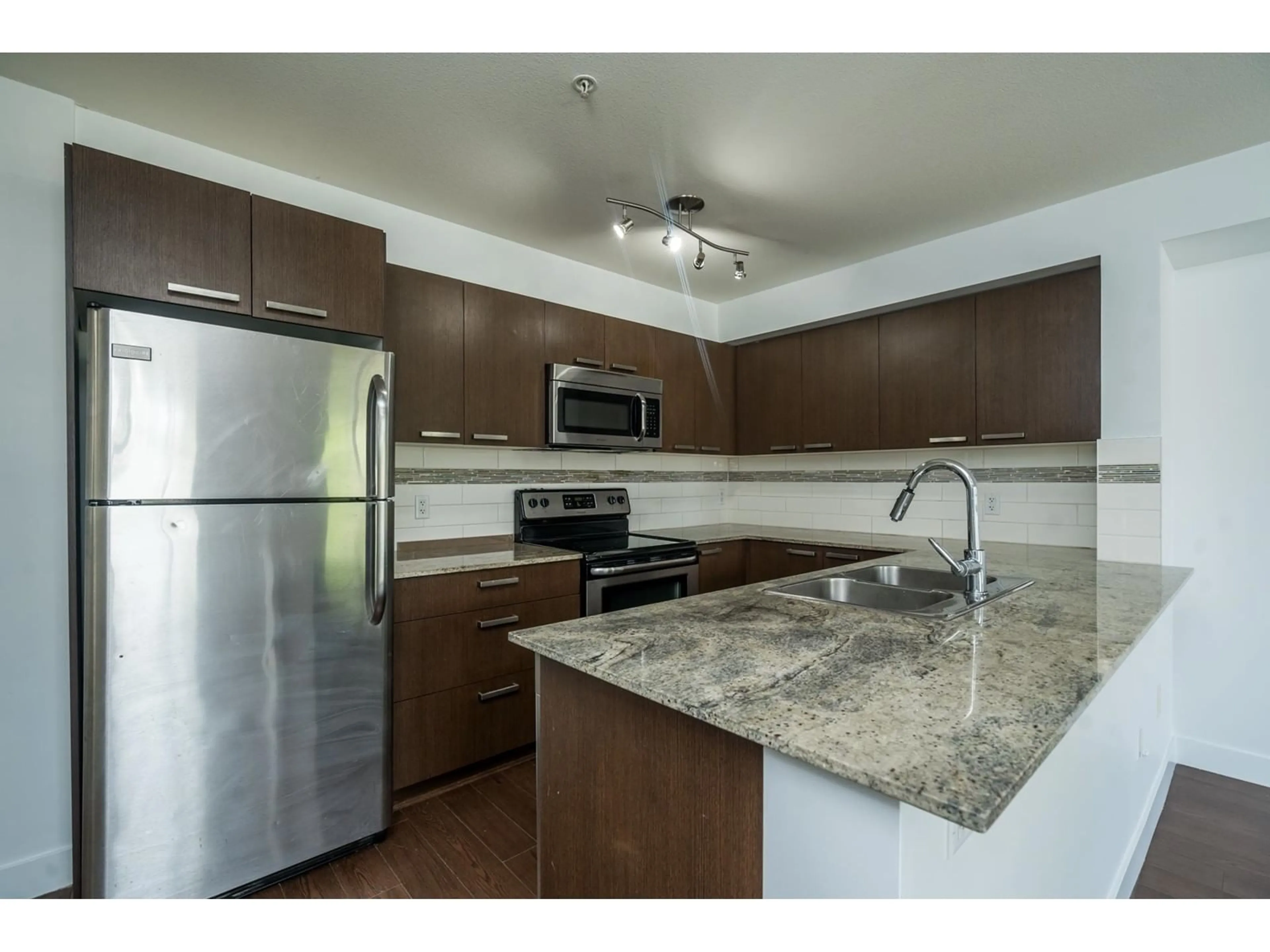 Standard kitchen, unknown for 515 13883 LAUREL DRIVE, Surrey British Columbia V3T1A8