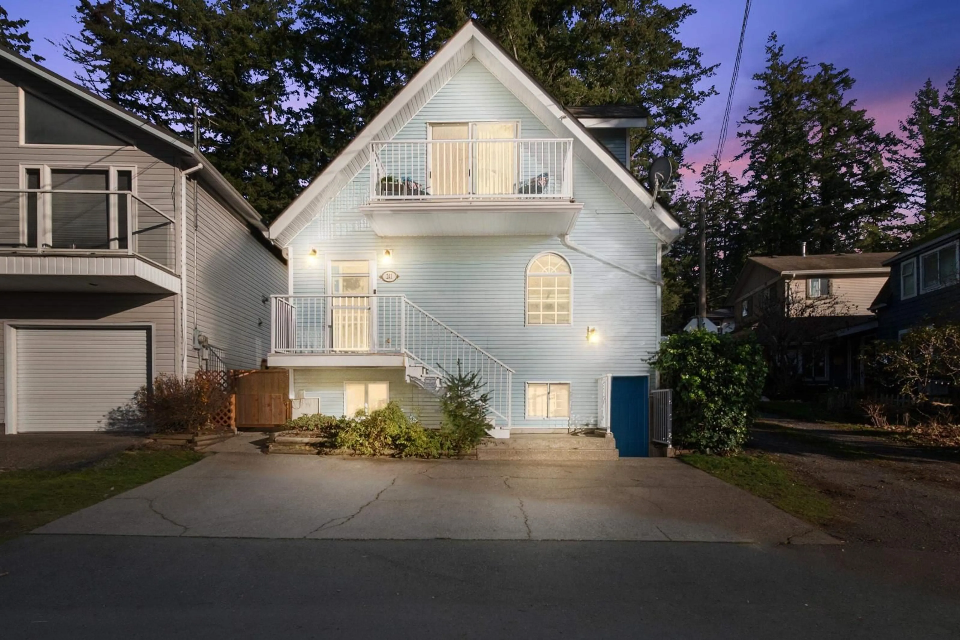 Unknown for 241 FIRST AVENUE|Cultus Lake North, Cultus Lake British Columbia V2R4Y9