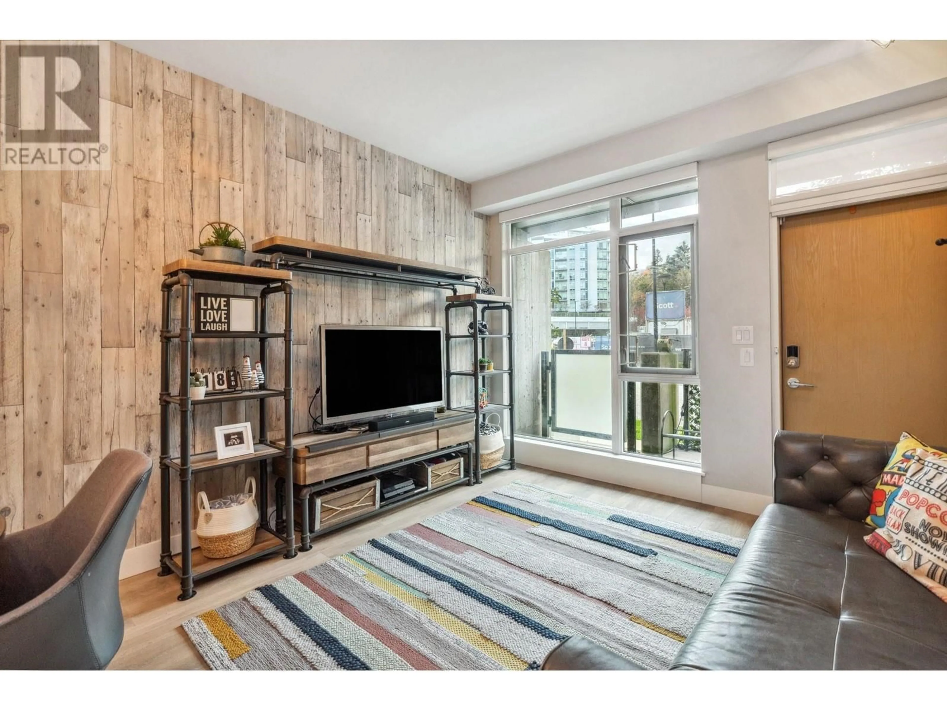 Living room with furniture, wood/laminate floor for TH2 3566 SAWMILL CRESCENT, Vancouver British Columbia V5S0H5