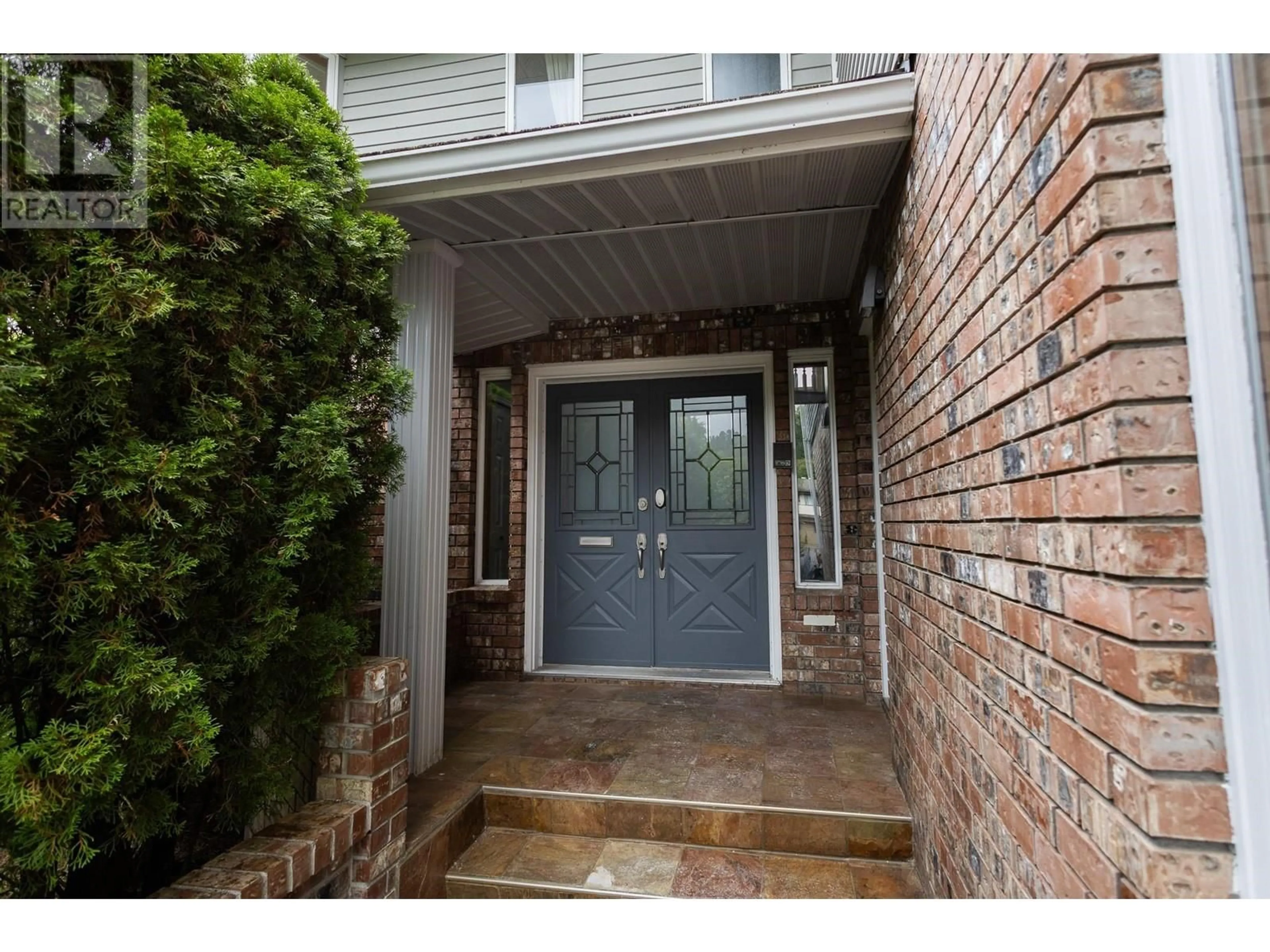 Indoor entryway for 5005 COLE AVENUE, Terrace British Columbia V8G4T3