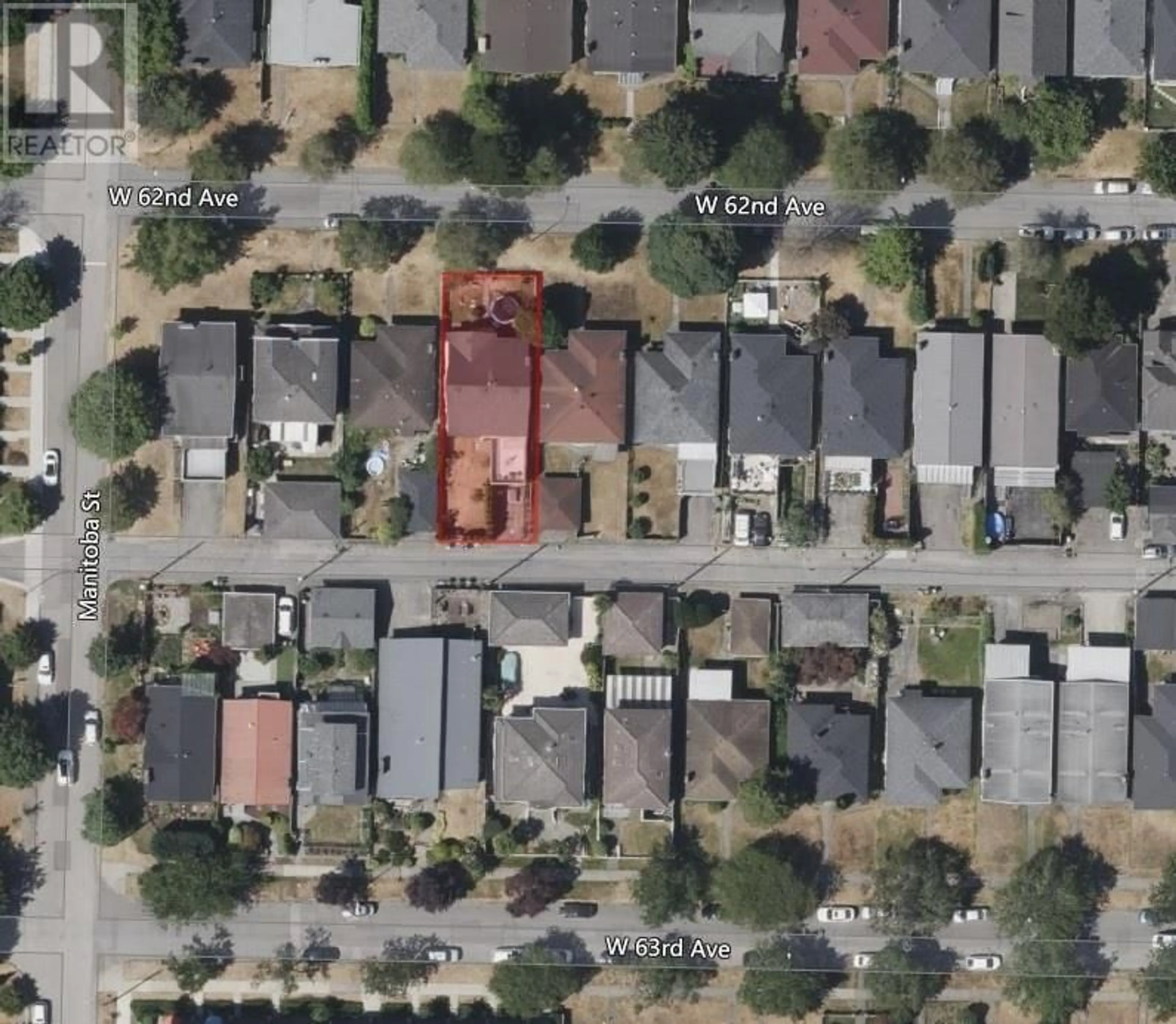 A pic from outside/outdoor area/front of a property/back of a property/a pic from drone, street for 156 W 62ND AVENUE, Vancouver British Columbia V5X2E1