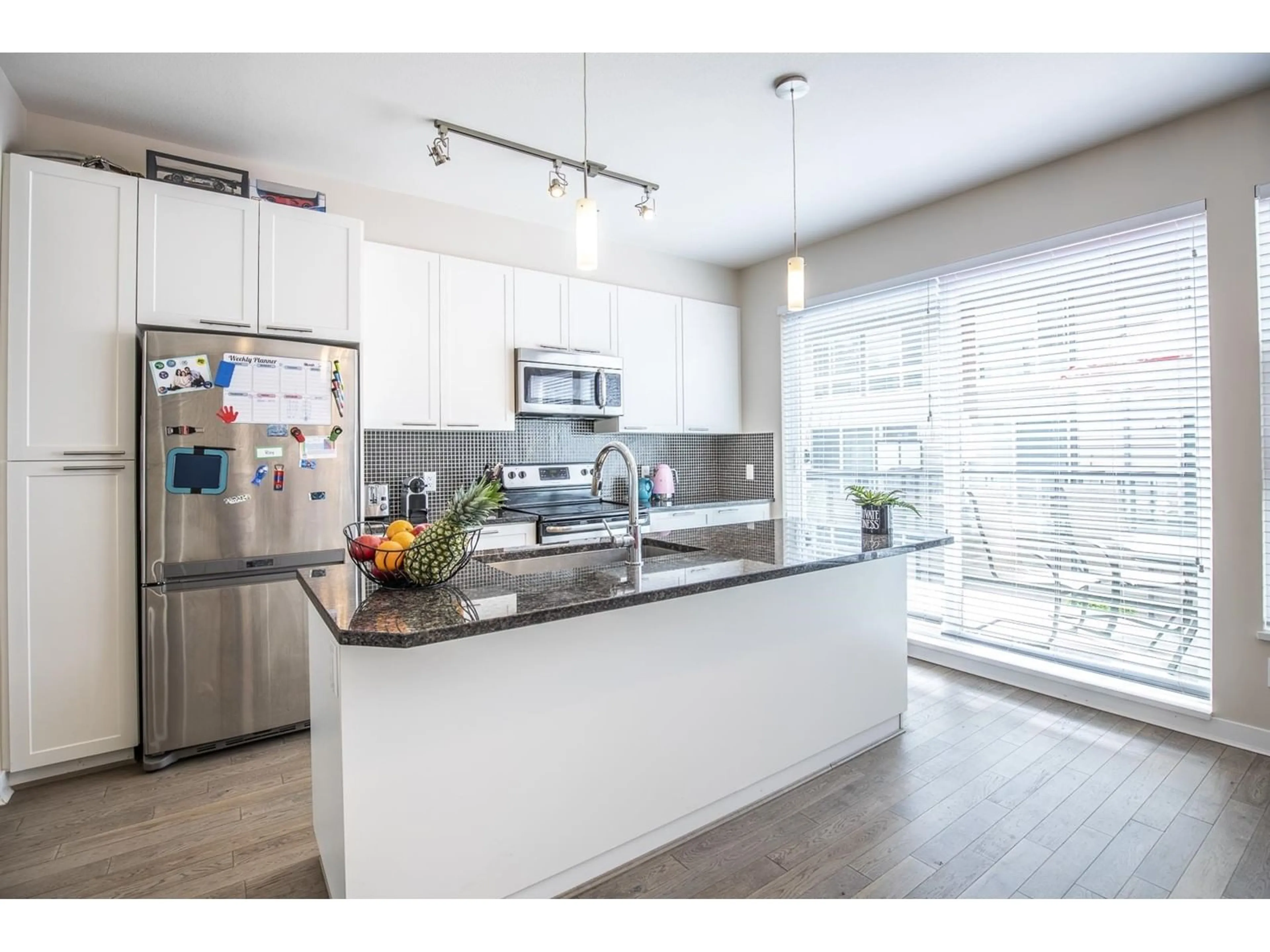 Open concept kitchen, unknown for 62 16222 23A AVENUE, Surrey British Columbia V3Z6P4