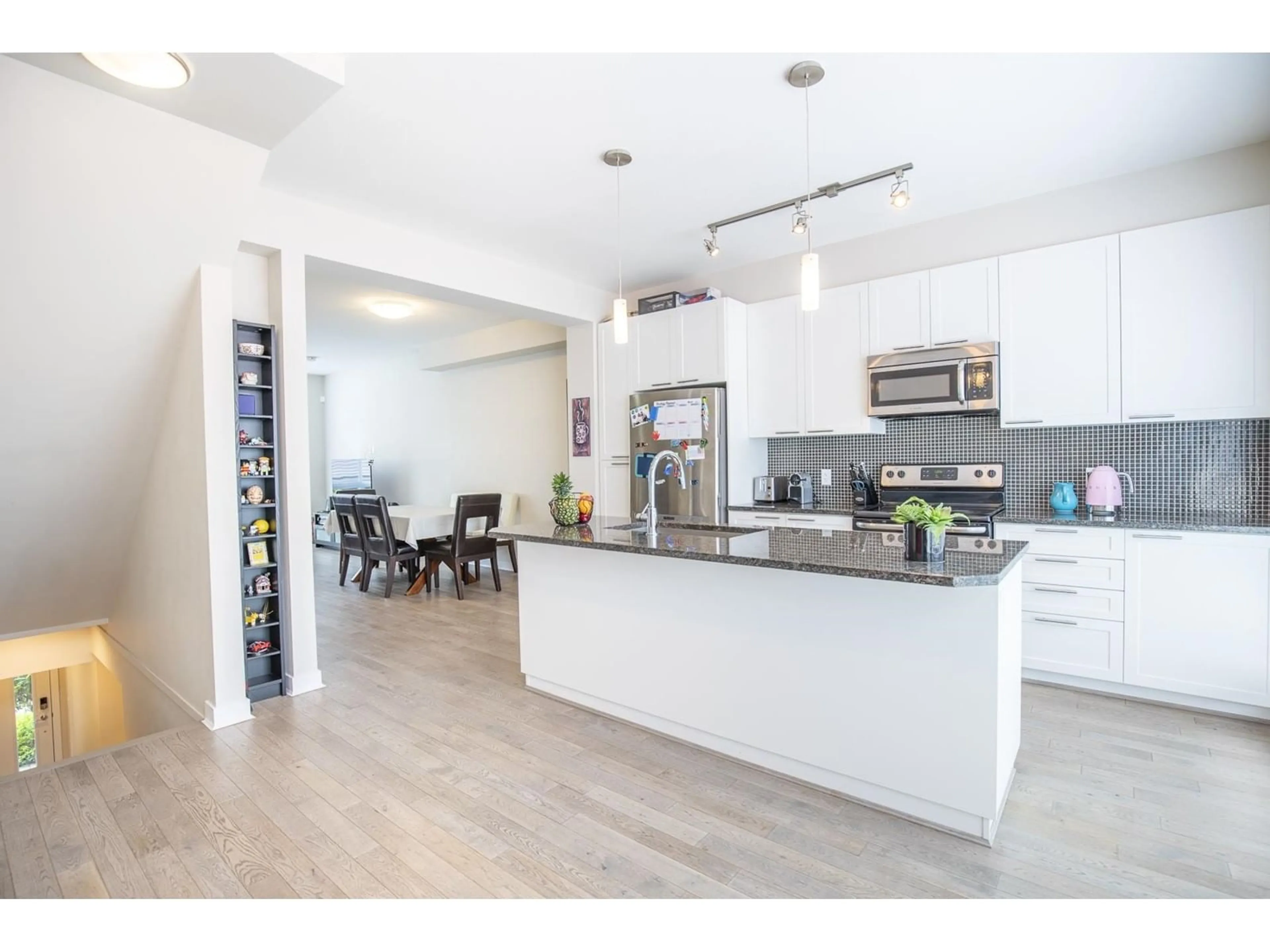 Open concept kitchen, unknown for 62 16222 23A AVENUE, Surrey British Columbia V3Z6P4