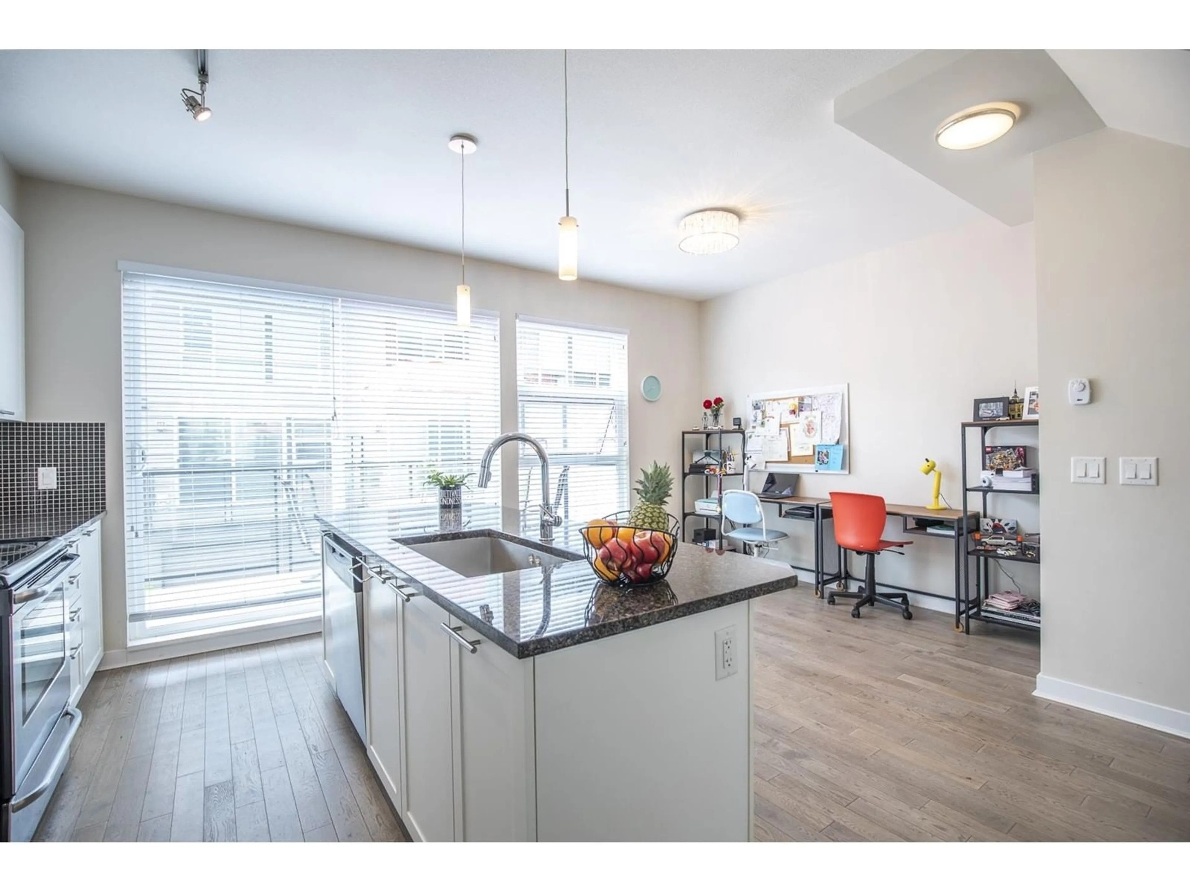 Open concept kitchen, unknown for 62 16222 23A AVENUE, Surrey British Columbia V3Z6P4