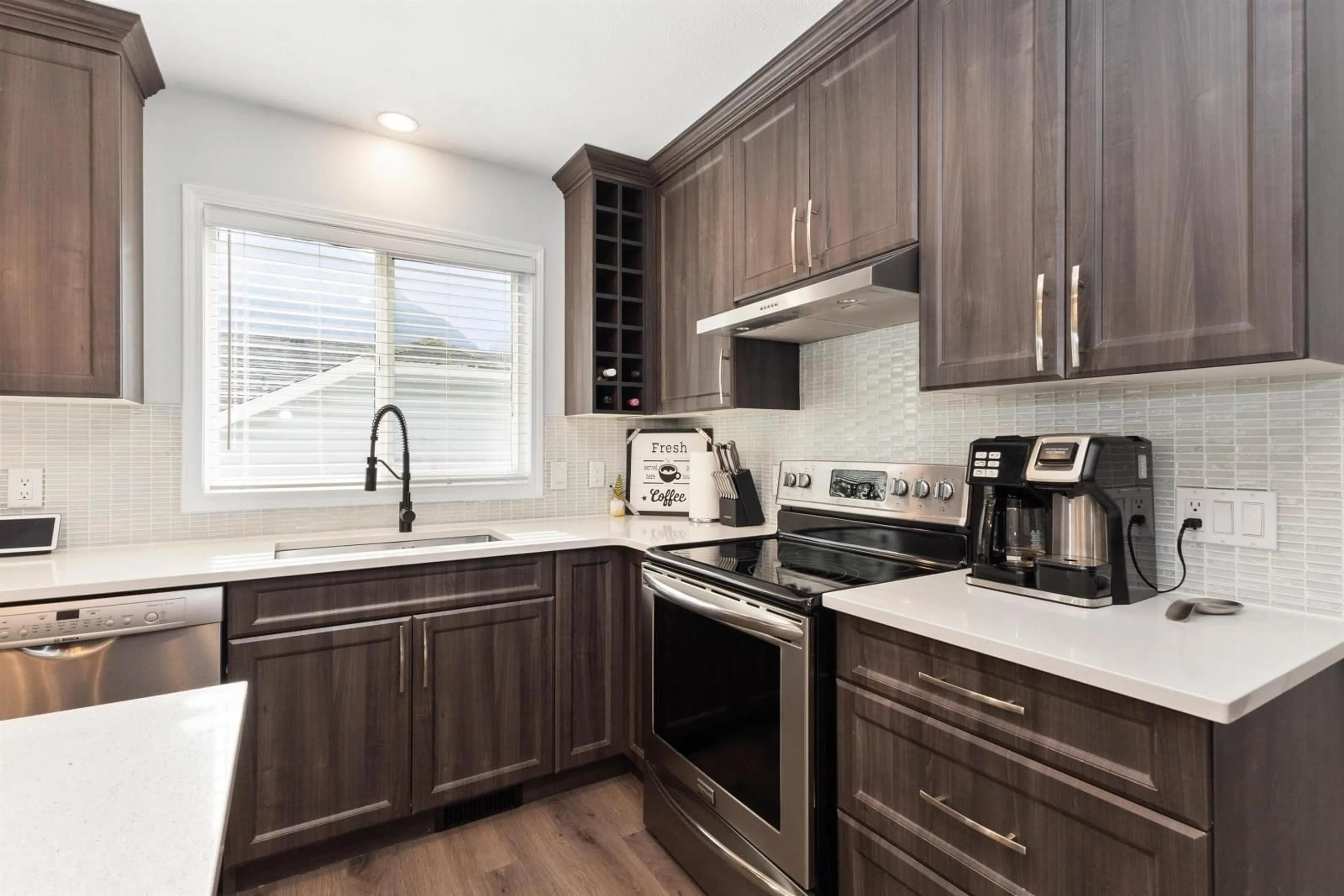 Open concept kitchen, unknown for 21474 RICHMOND DRIVE, Hope British Columbia V0X1L1