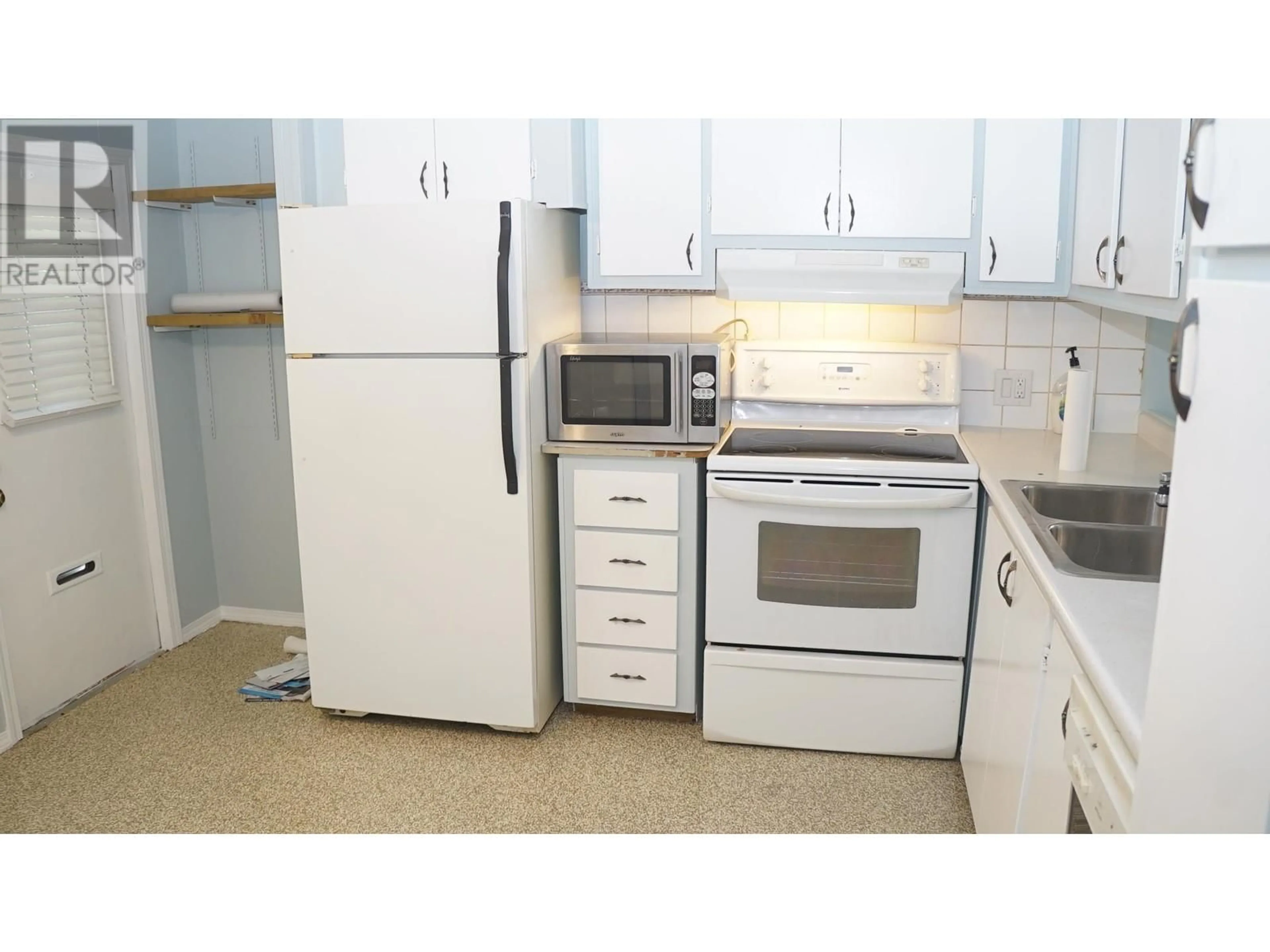 Standard kitchen, unknown for 47 4200 DEWDNEY TRUNK ROAD, Coquitlam British Columbia V3H3E2