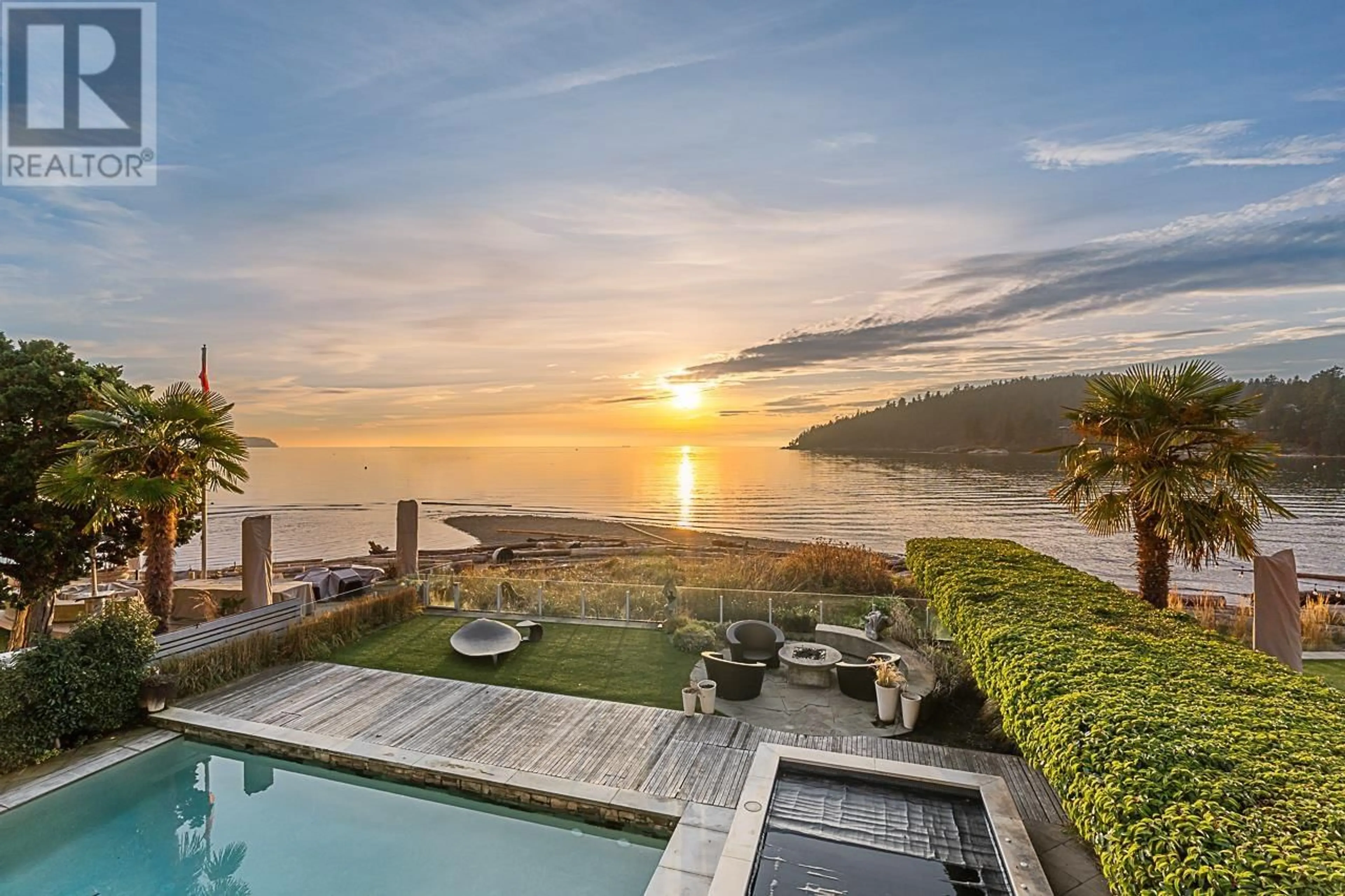 Pool for 4382 ROSS CRESCENT, West Vancouver British Columbia V7W1B2
