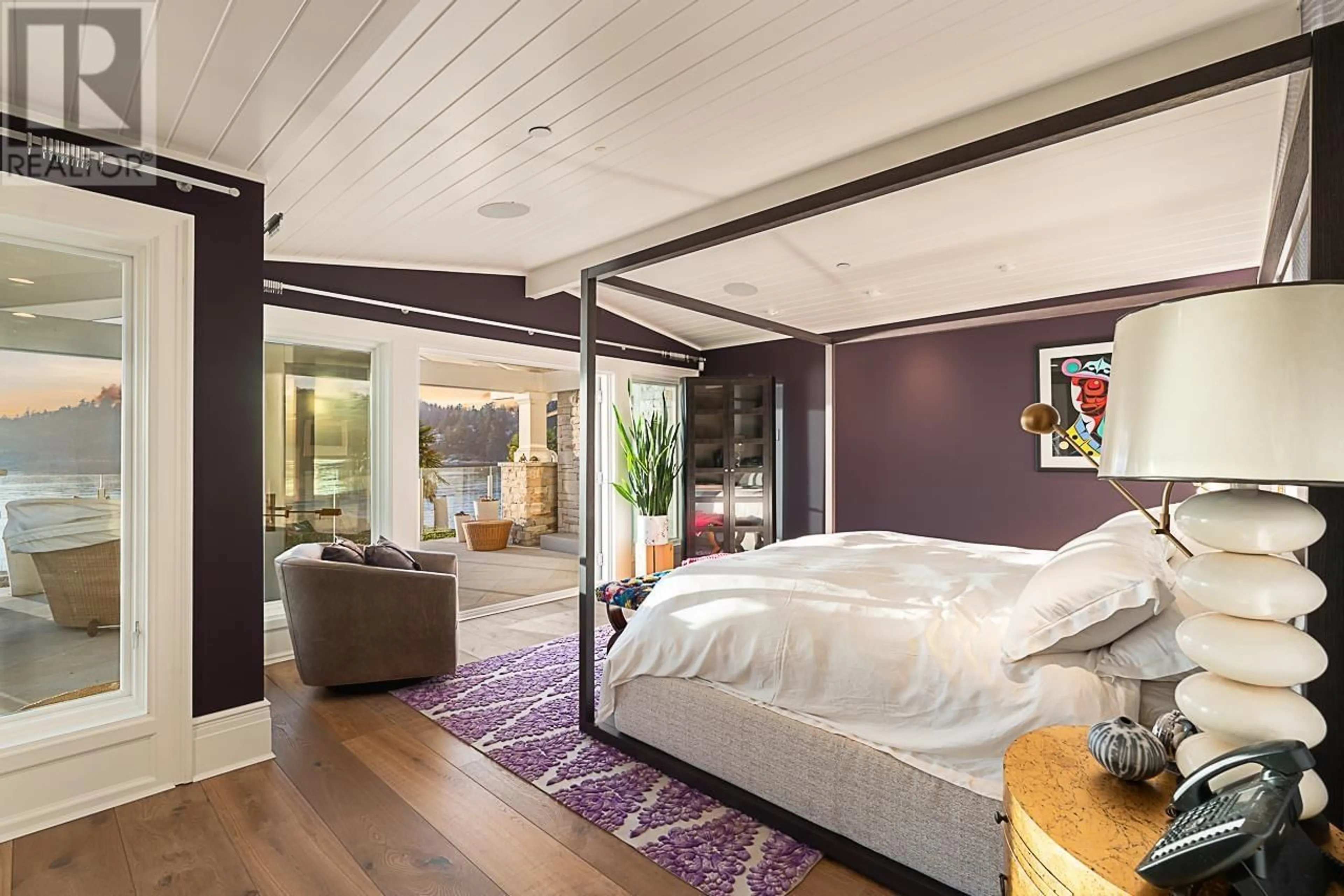 Bedroom with bed, unknown for 4382 ROSS CRESCENT, West Vancouver British Columbia V7W1B2
