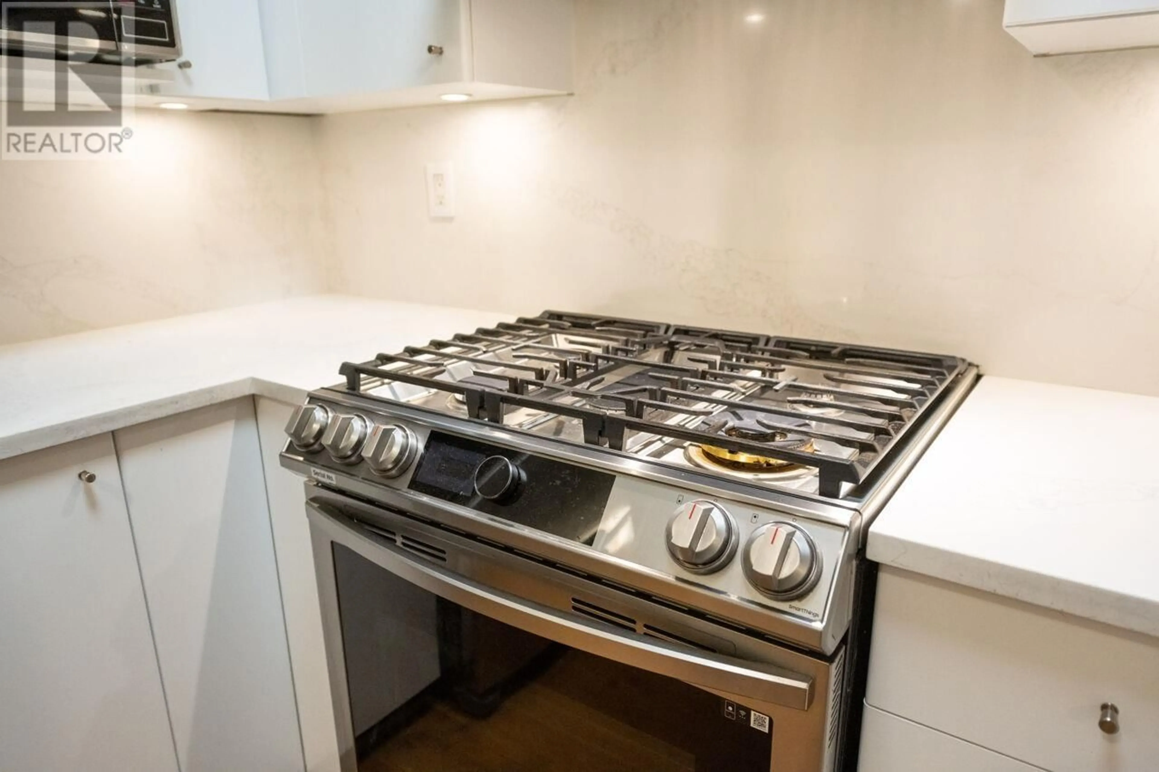 Standard kitchen, ceramic/tile floor for 3280 CLERMONT MEWS, Vancouver British Columbia V5S4X3