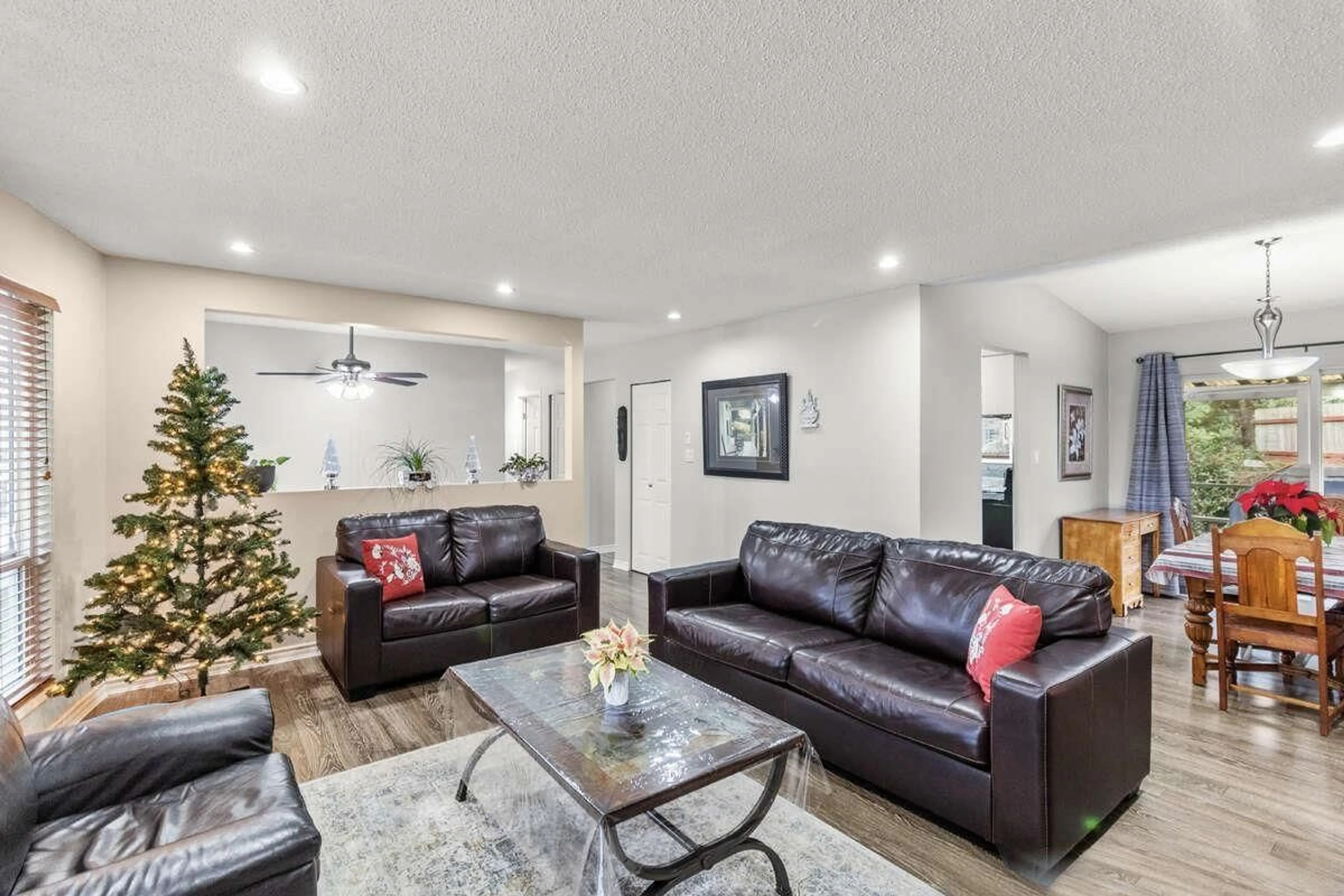 Living room with furniture, unknown for 2623 HILL-TOUT, Abbotsford British Columbia V2T2P8