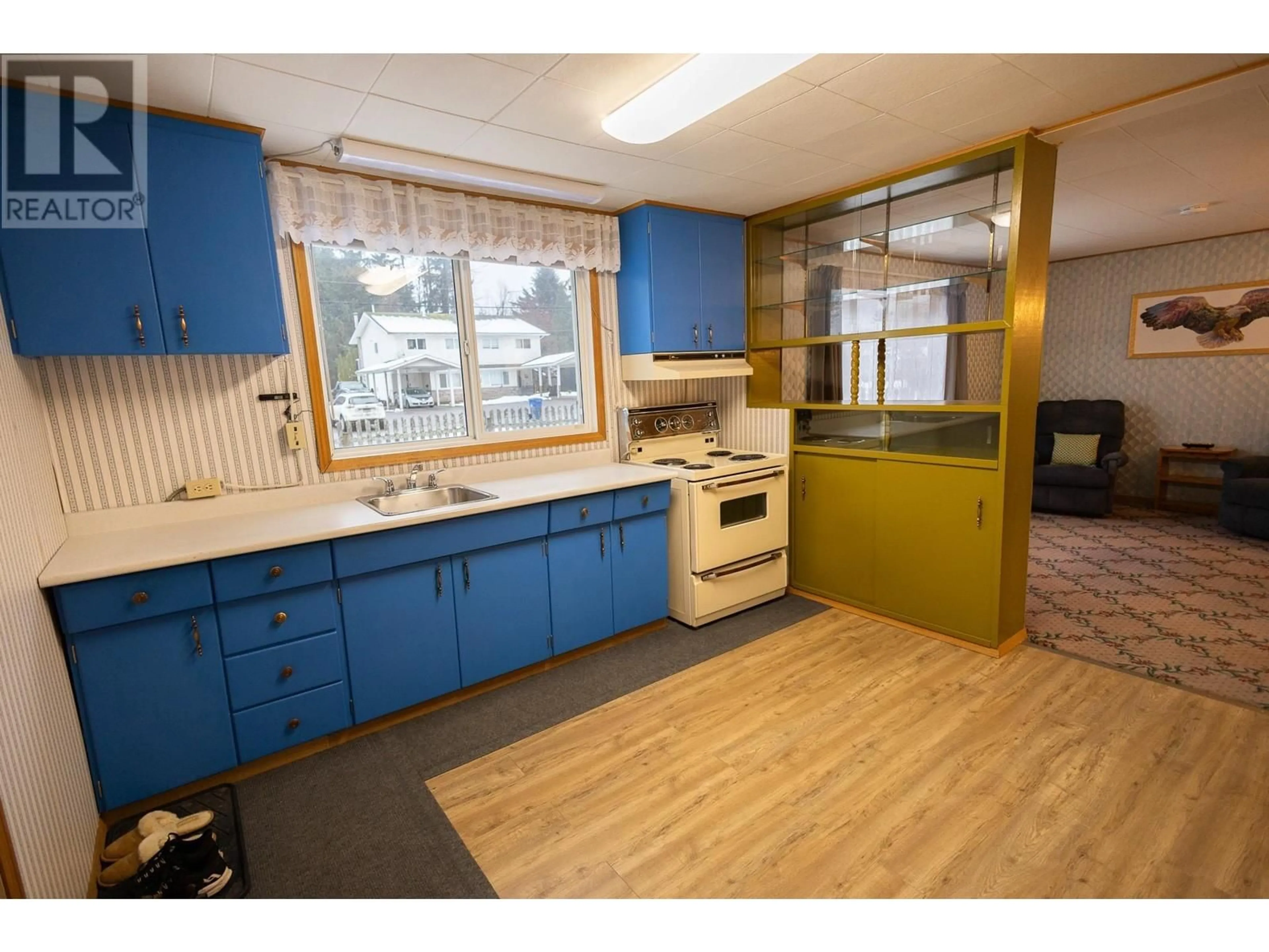 Standard kitchen, wood/laminate floor for 5116 MEDEEK AVENUE, Terrace British Columbia V8G1E1