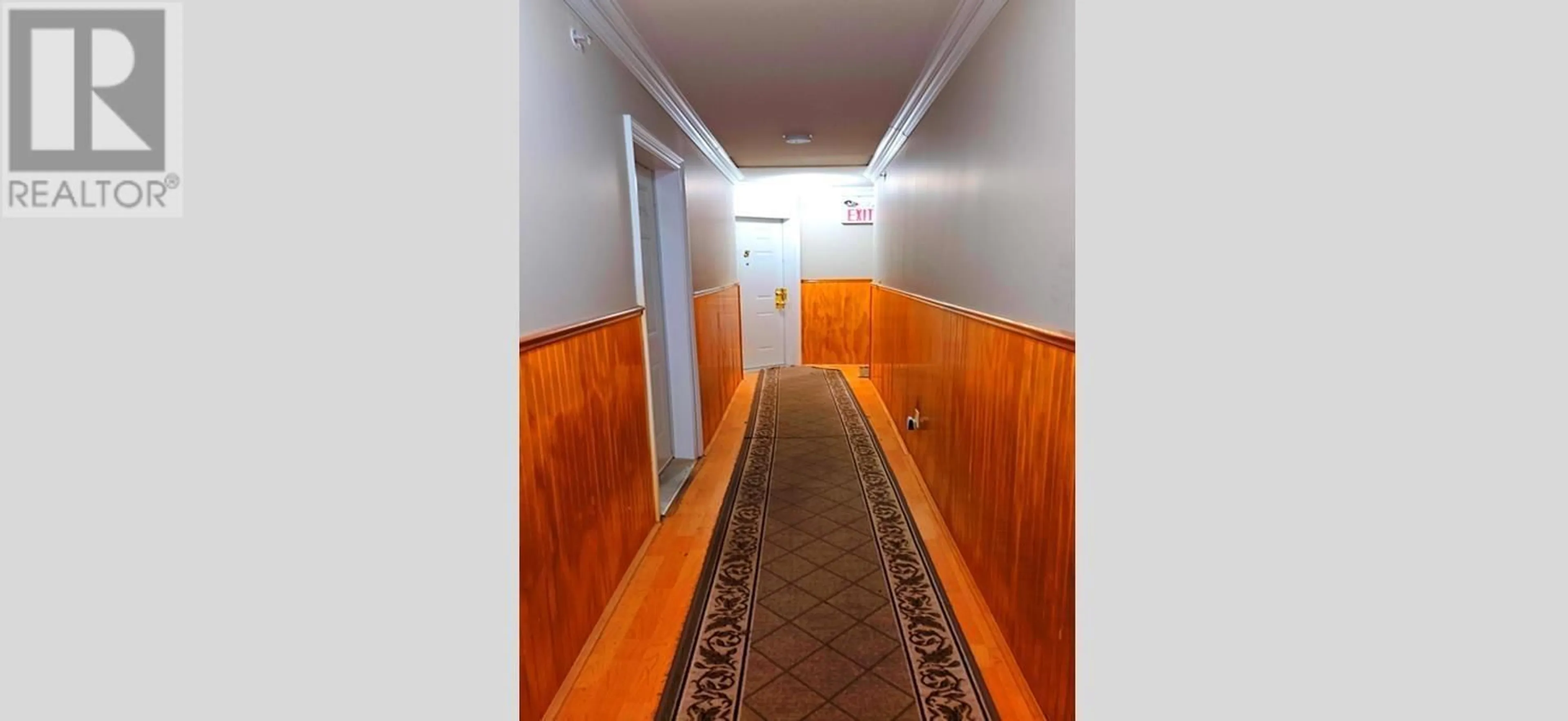 Indoor foyer for 749 E 16TH AVENUE, Vancouver British Columbia V5T2V5