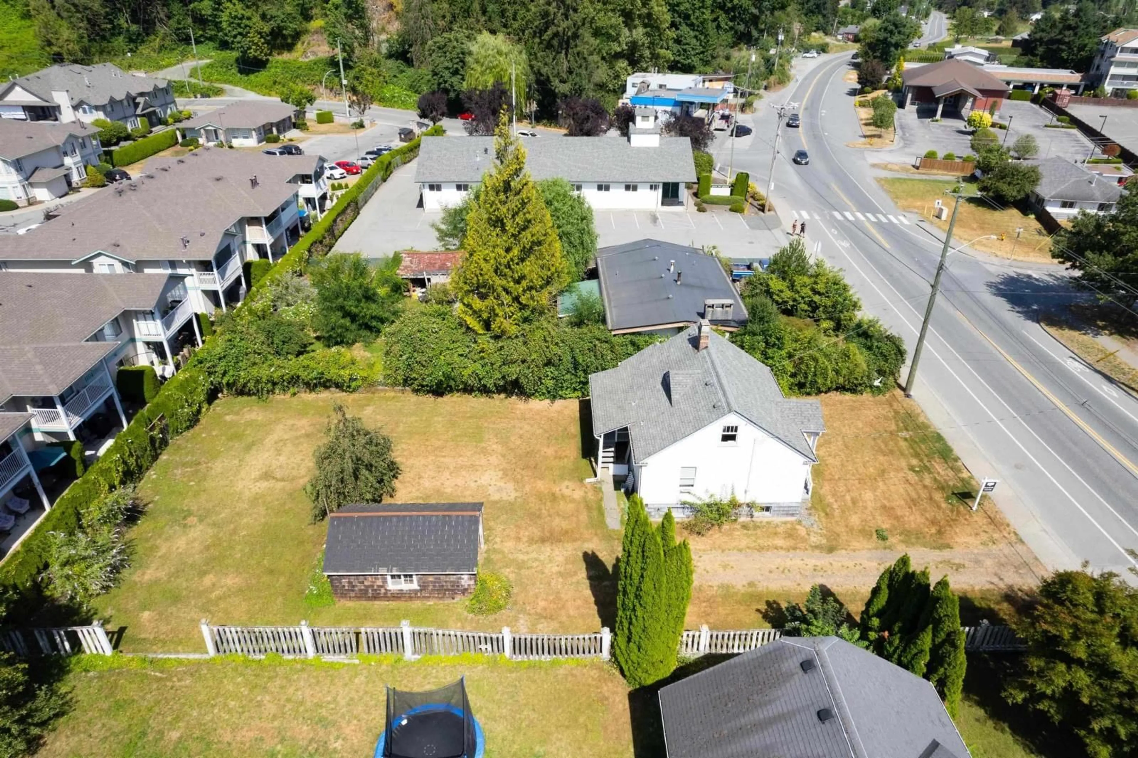 A pic from outside/outdoor area/front of a property/back of a property/a pic from drone, street for 46821 YALE ROAD, Chilliwack British Columbia V2P2S5