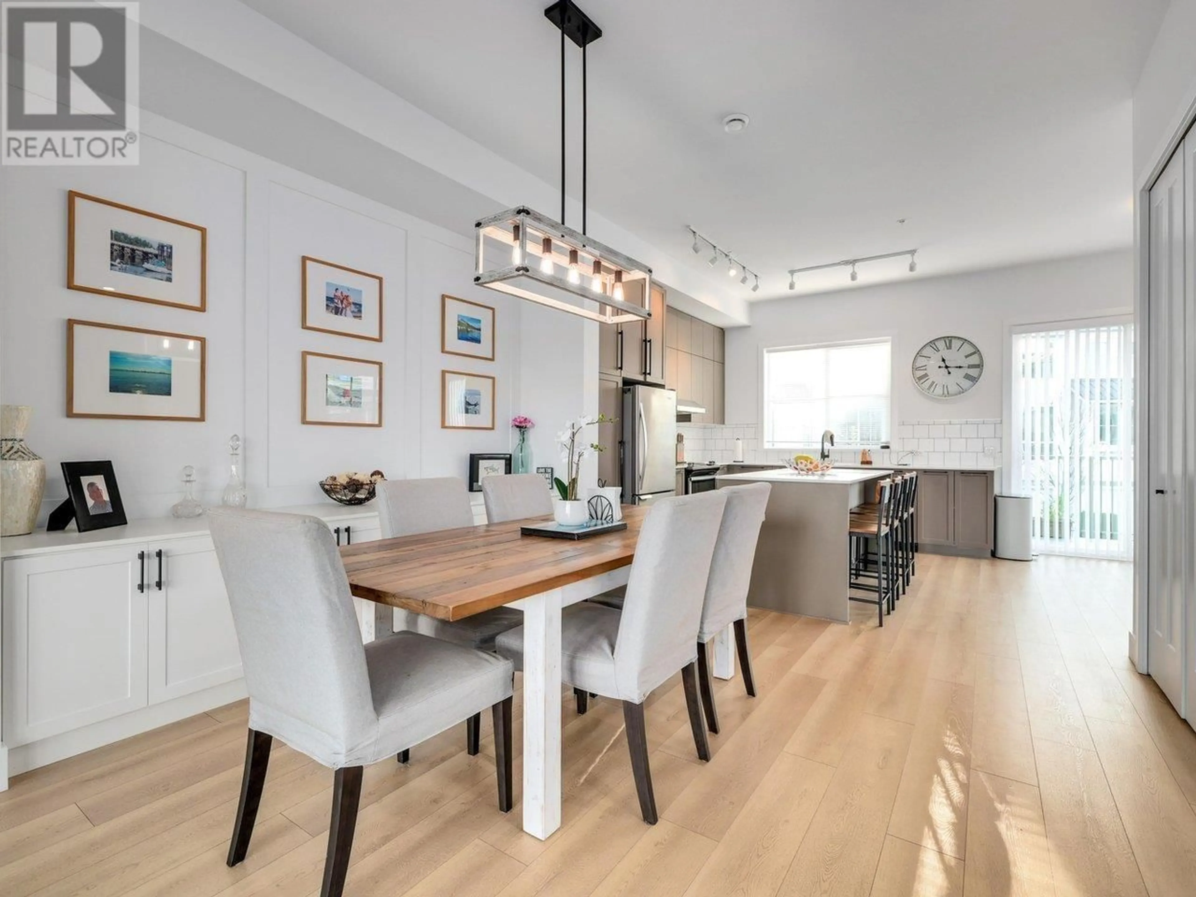 Dining room, wood/laminate floor for 14 4638 ORCA WAY, Tsawwassen British Columbia V4M0C2