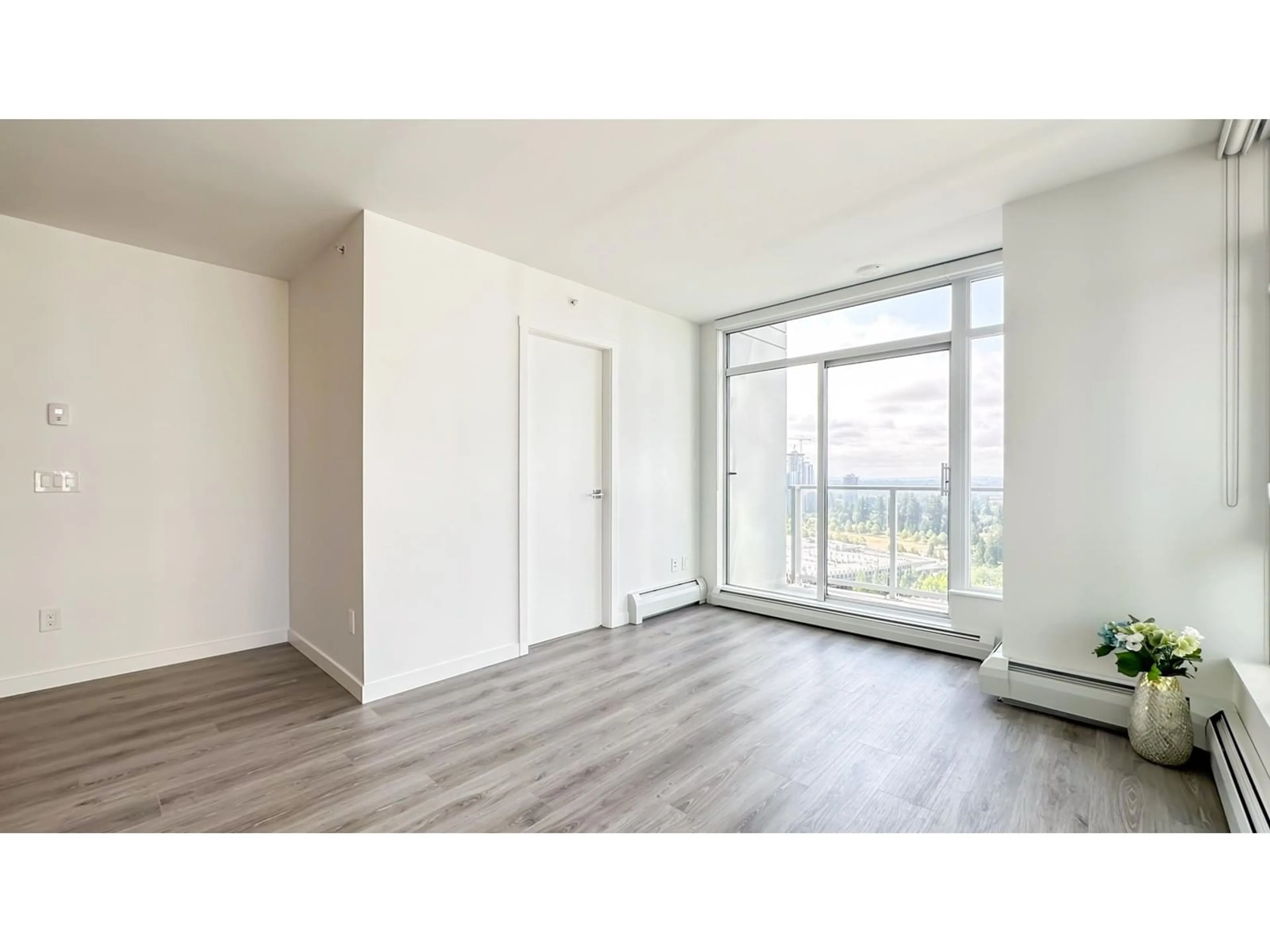 A pic of a room for 2211 - 13350 CENTRAL, Surrey British Columbia V3T0S1