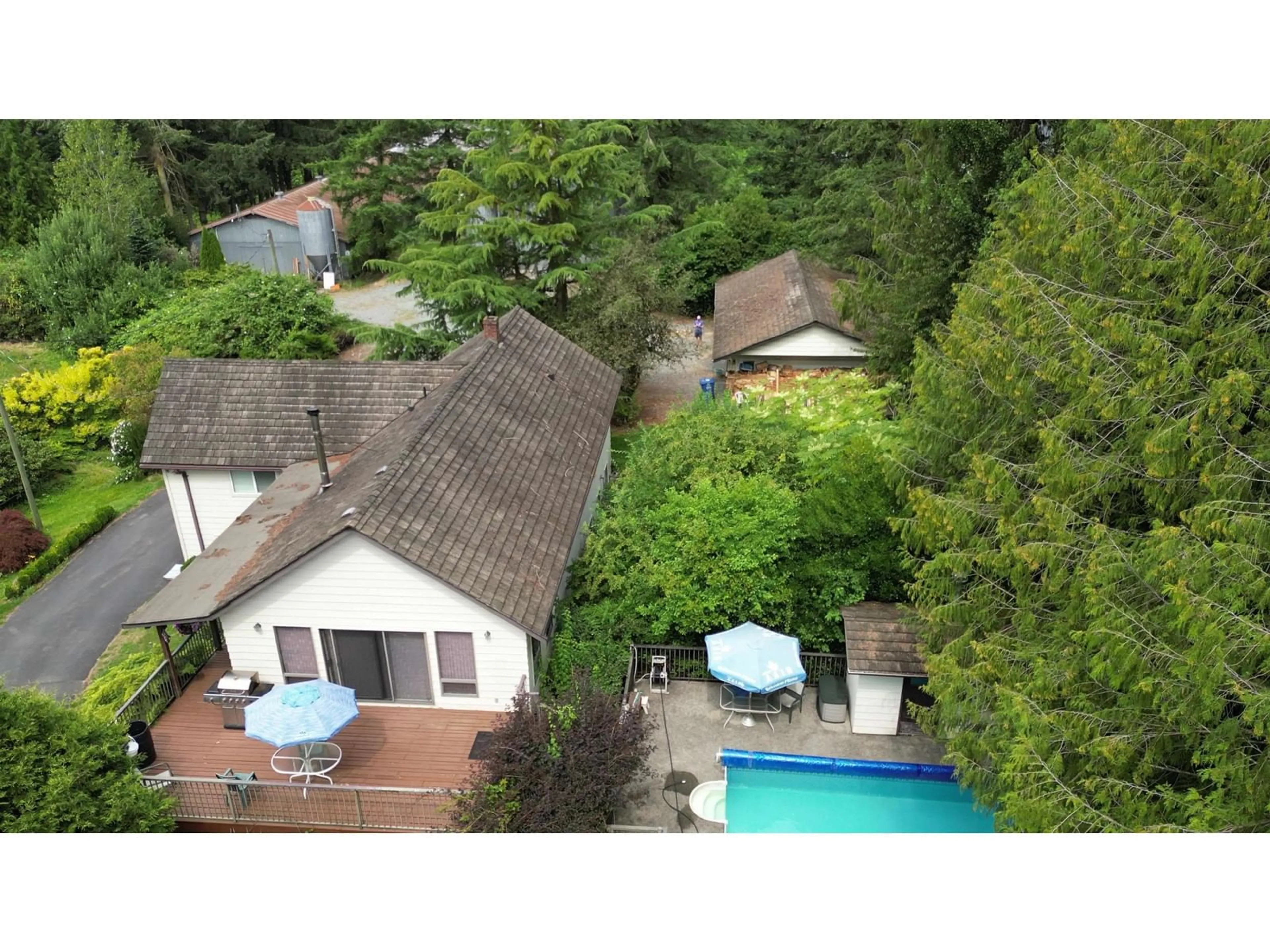 A pic from outside/outdoor area/front of a property/back of a property/a pic from drone, unknown for 29051 HAVERMAN ROAD, Abbotsford British Columbia V4X2P4