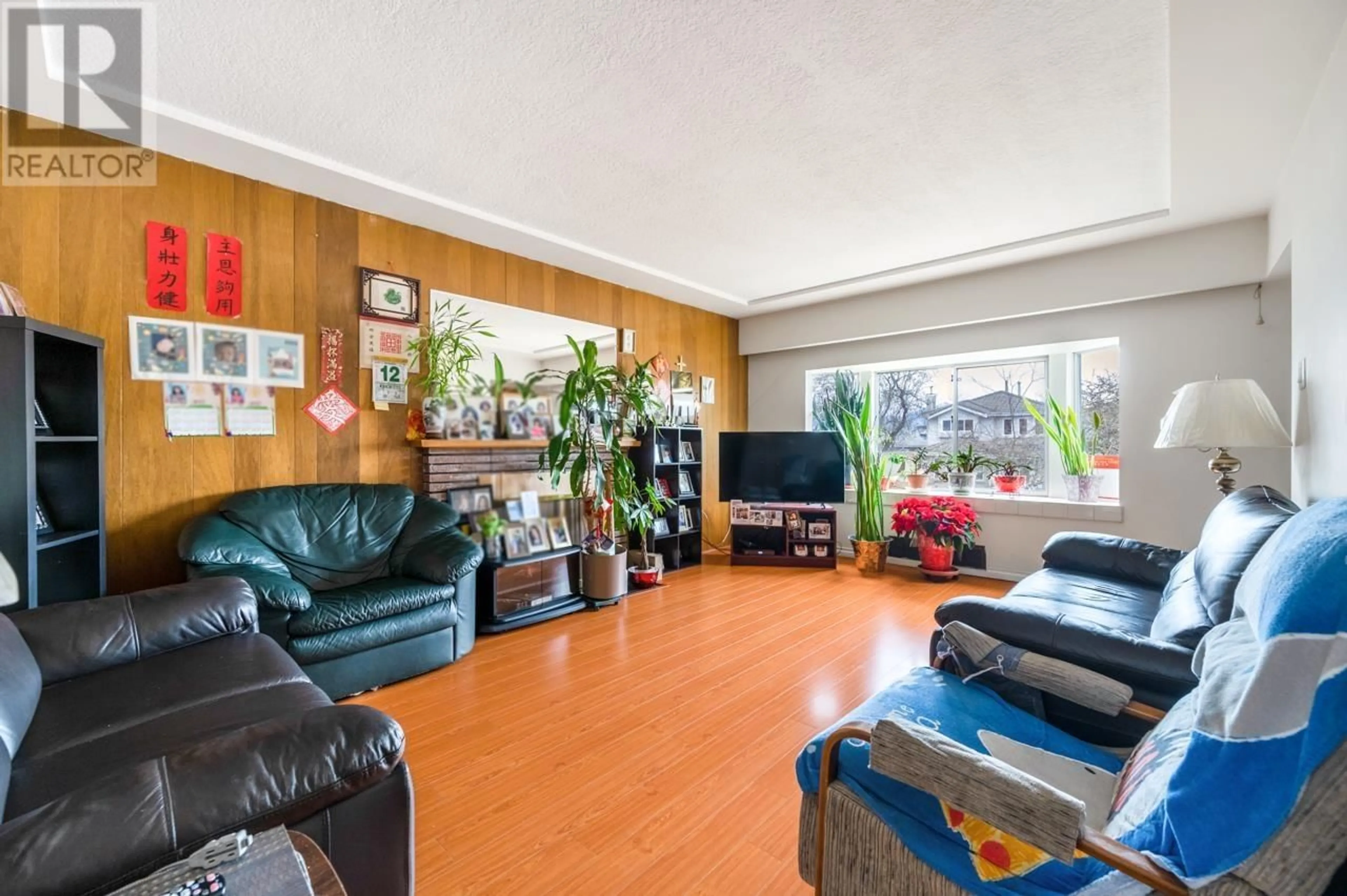 Living room with furniture, unknown for 3428 E 25TH AVENUE, Vancouver British Columbia V5R1K1