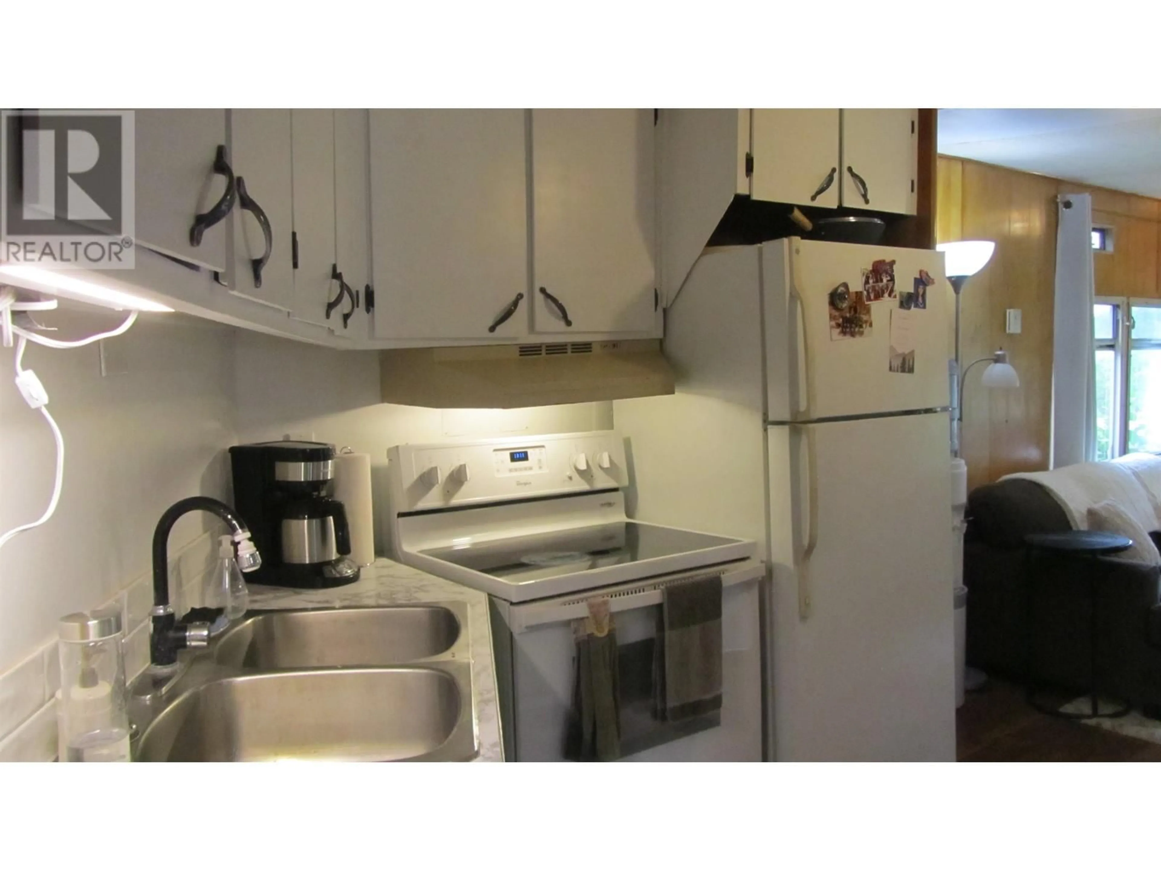 Standard kitchen, unknown for 5662 HORSE LAKE ROAD, 100 Mile House British Columbia V0K2E3