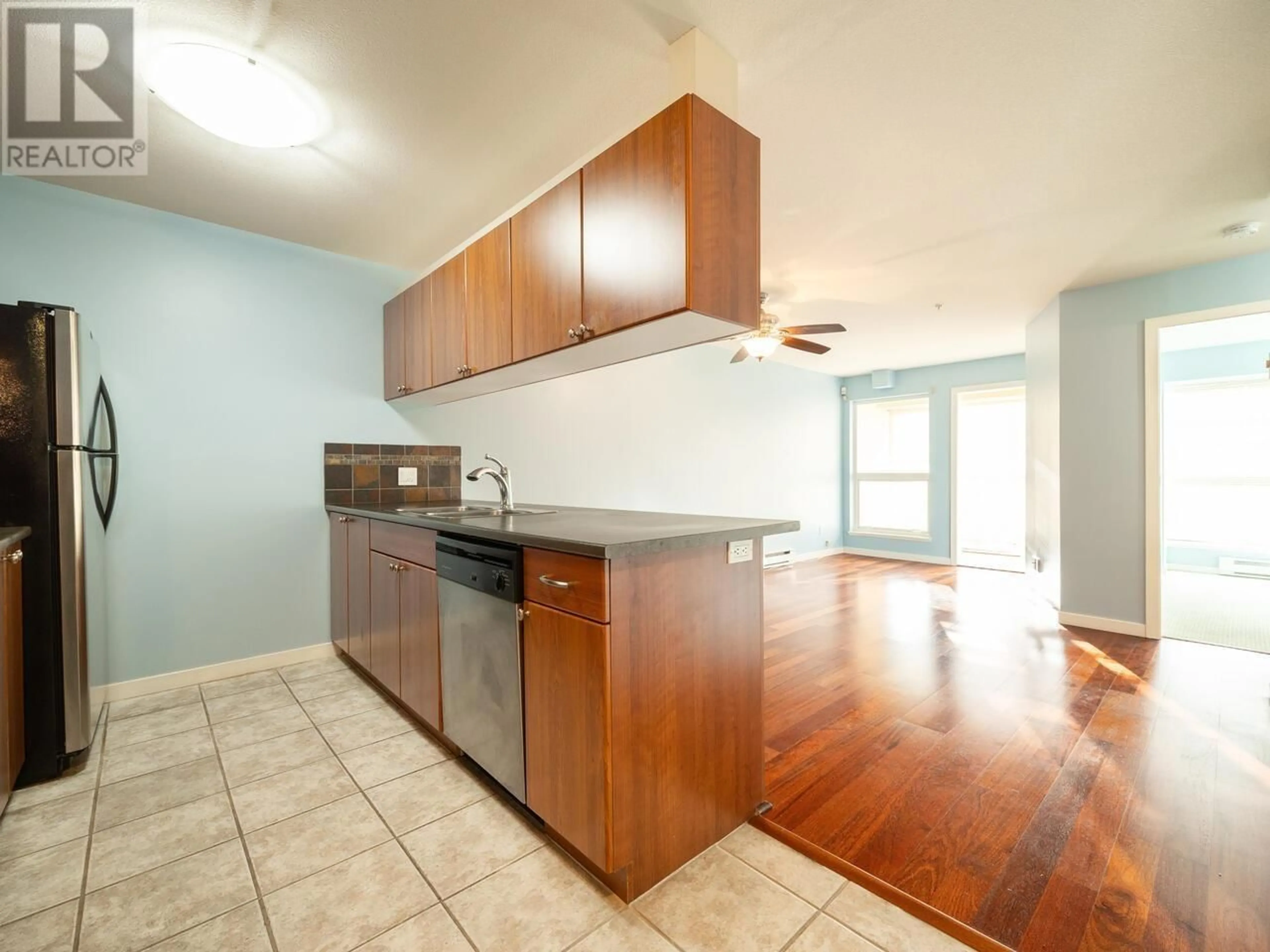 Standard kitchen, unknown for 216 2891 E HASTINGS STREET, Vancouver British Columbia V5K5J8