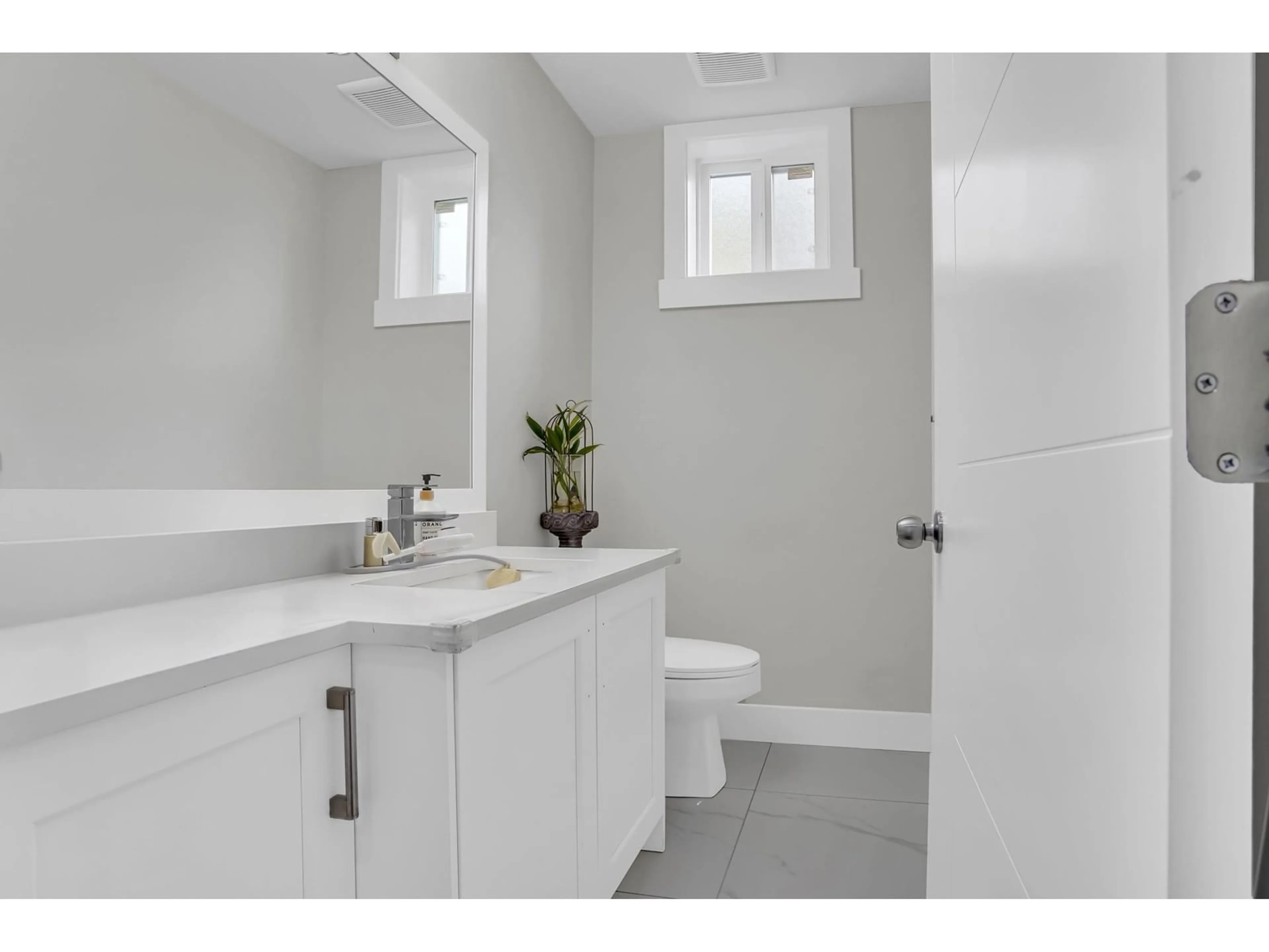 Standard bathroom, ceramic/tile floor for 28 19239 70TH AVENUE, Surrey British Columbia V4N6S8