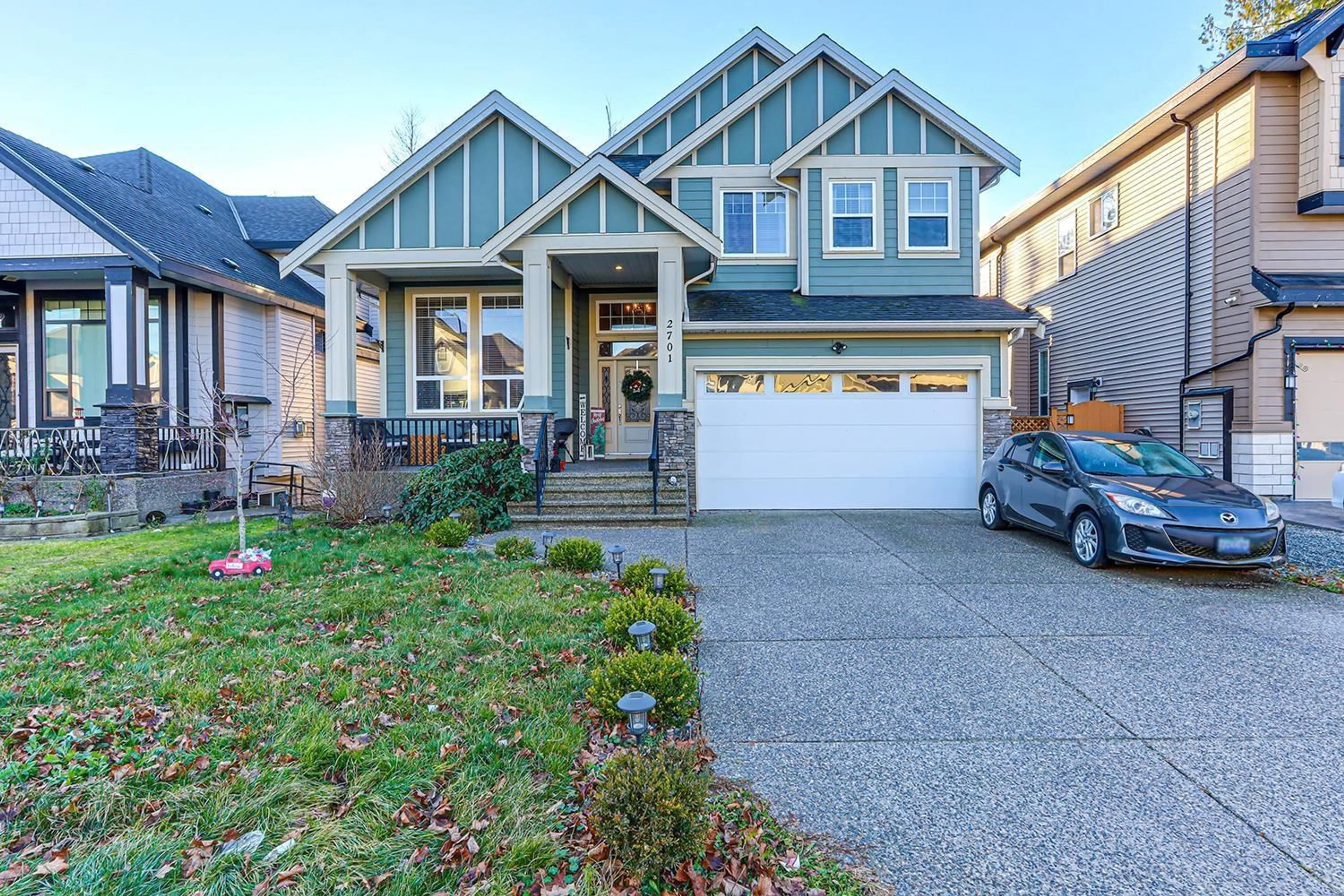 Home with vinyl exterior material, street for 2701 CABOOSE PLACE, Abbotsford British Columbia V4X0B8