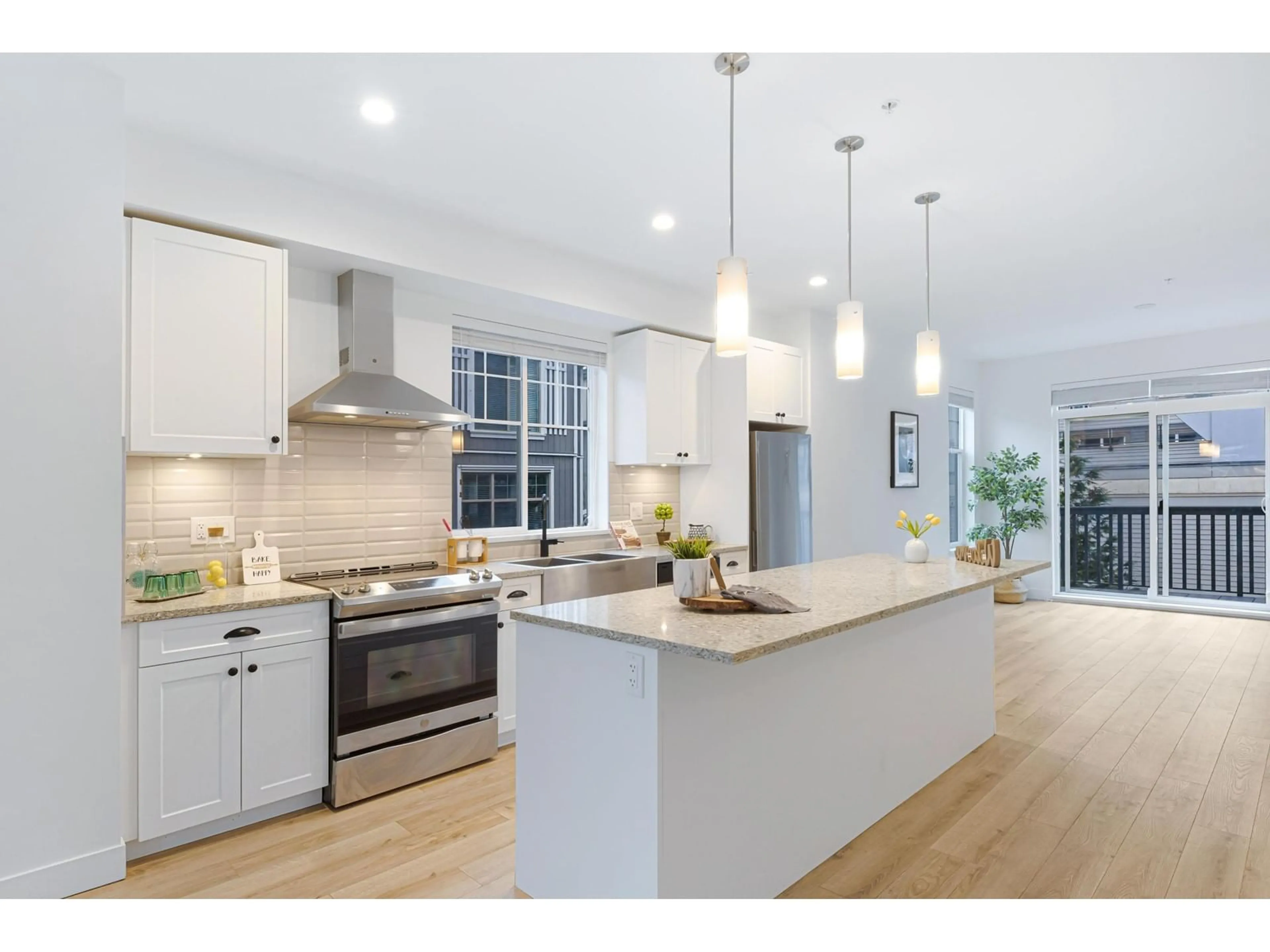 Open concept kitchen, unknown for 60 - 20487 65, Langley British Columbia V2Y3K8