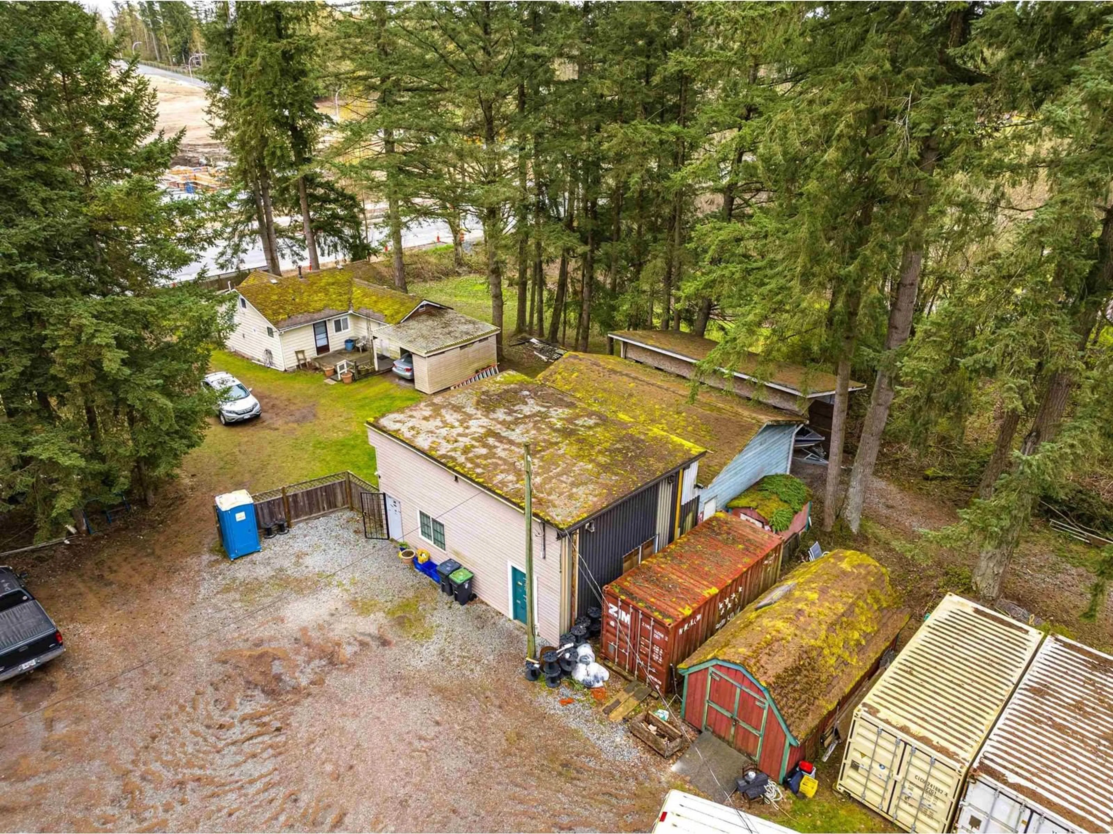 A pic from outside/outdoor area/front of a property/back of a property/a pic from drone, unknown for 3381 208 STREET, Langley British Columbia V2Z2C5