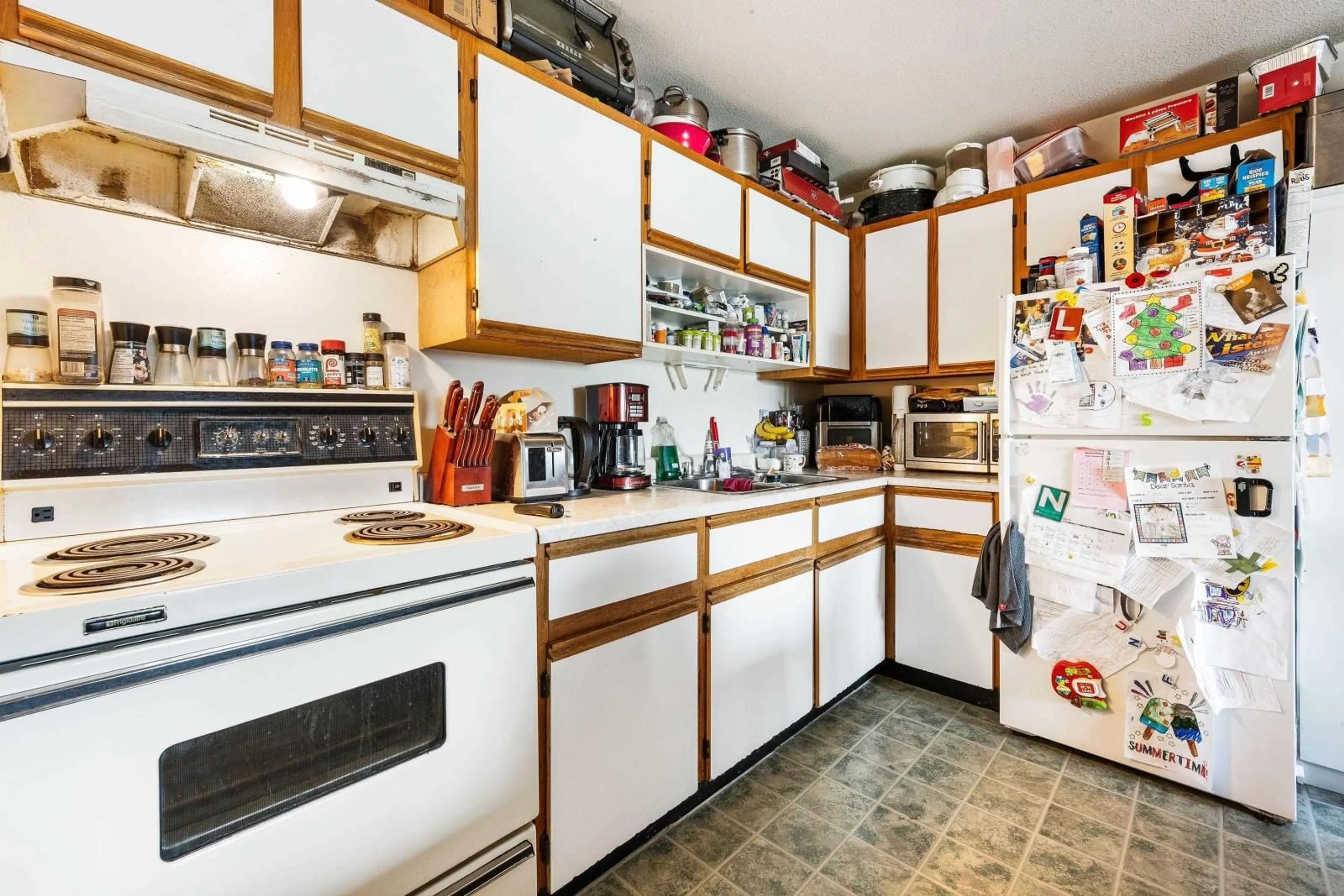 Standard kitchen, unknown for 208 45669 MCINTOSH DRIVE, Chilliwack British Columbia V2P6V4