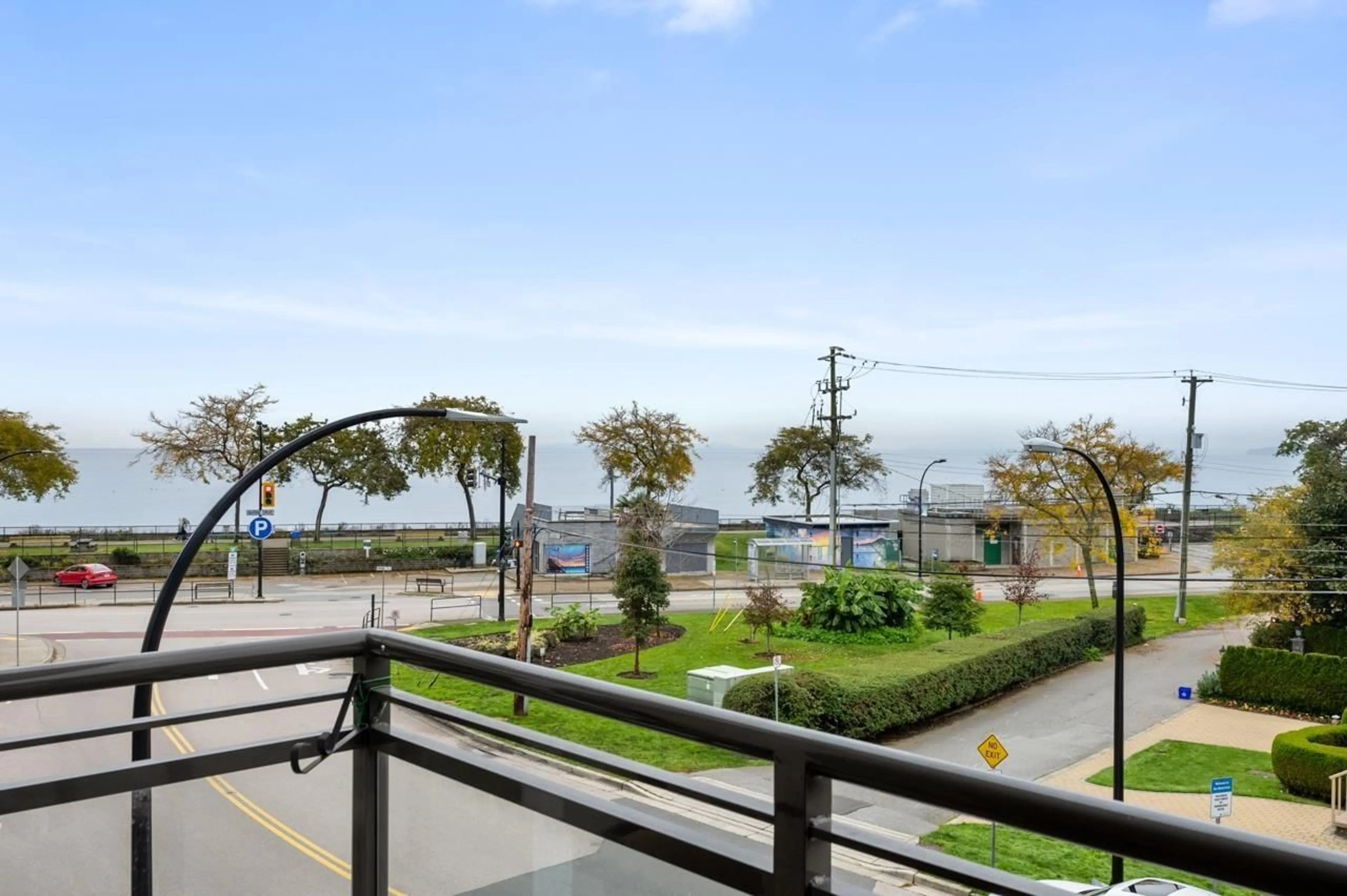 Patio, water/lake/river/ocean view for 303 1160 OXFORD STREET, White Rock British Columbia V4B0B3