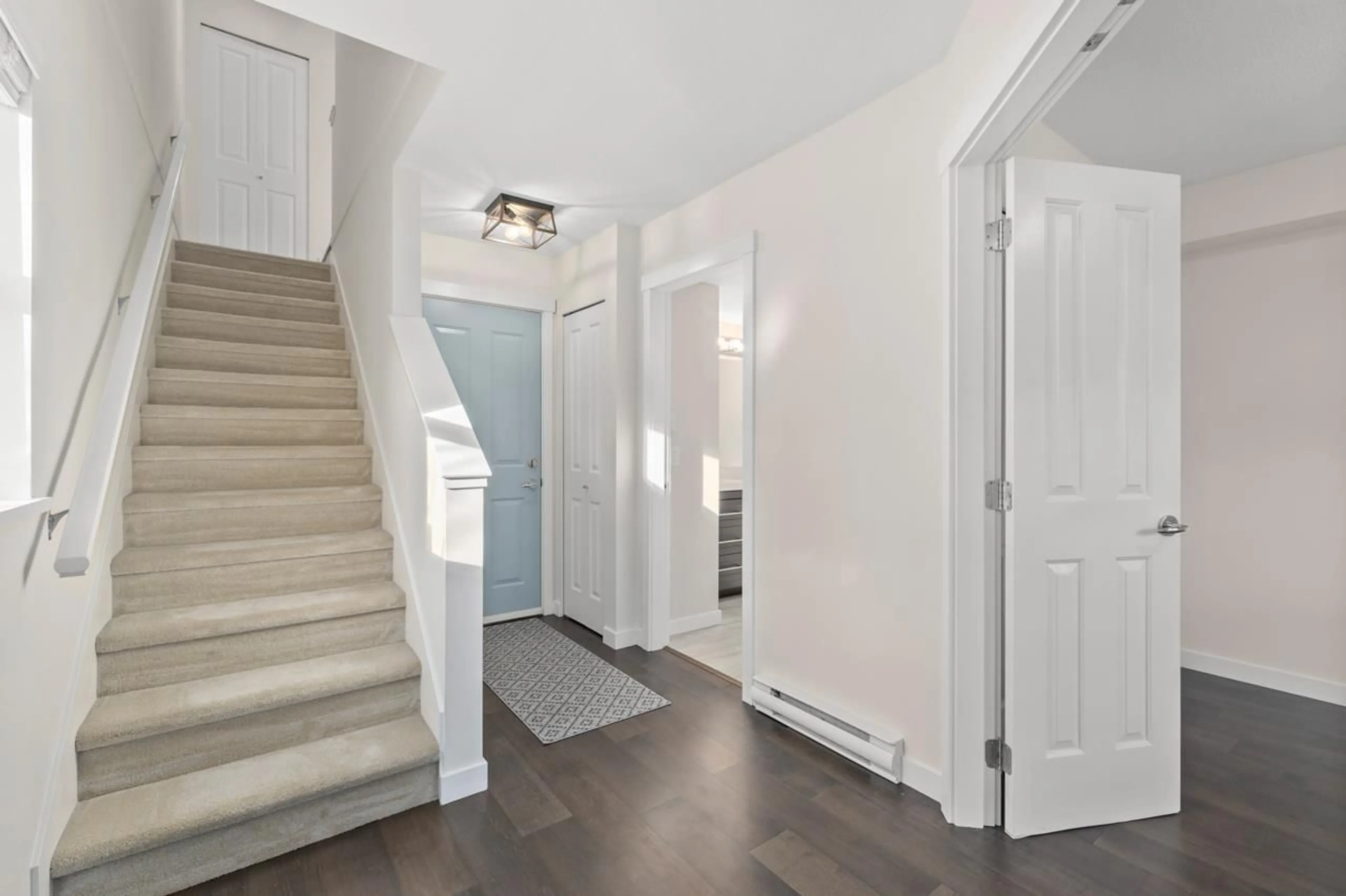 Indoor entryway for 187 2729 158 STREET, Surrey British Columbia V3Z1P4