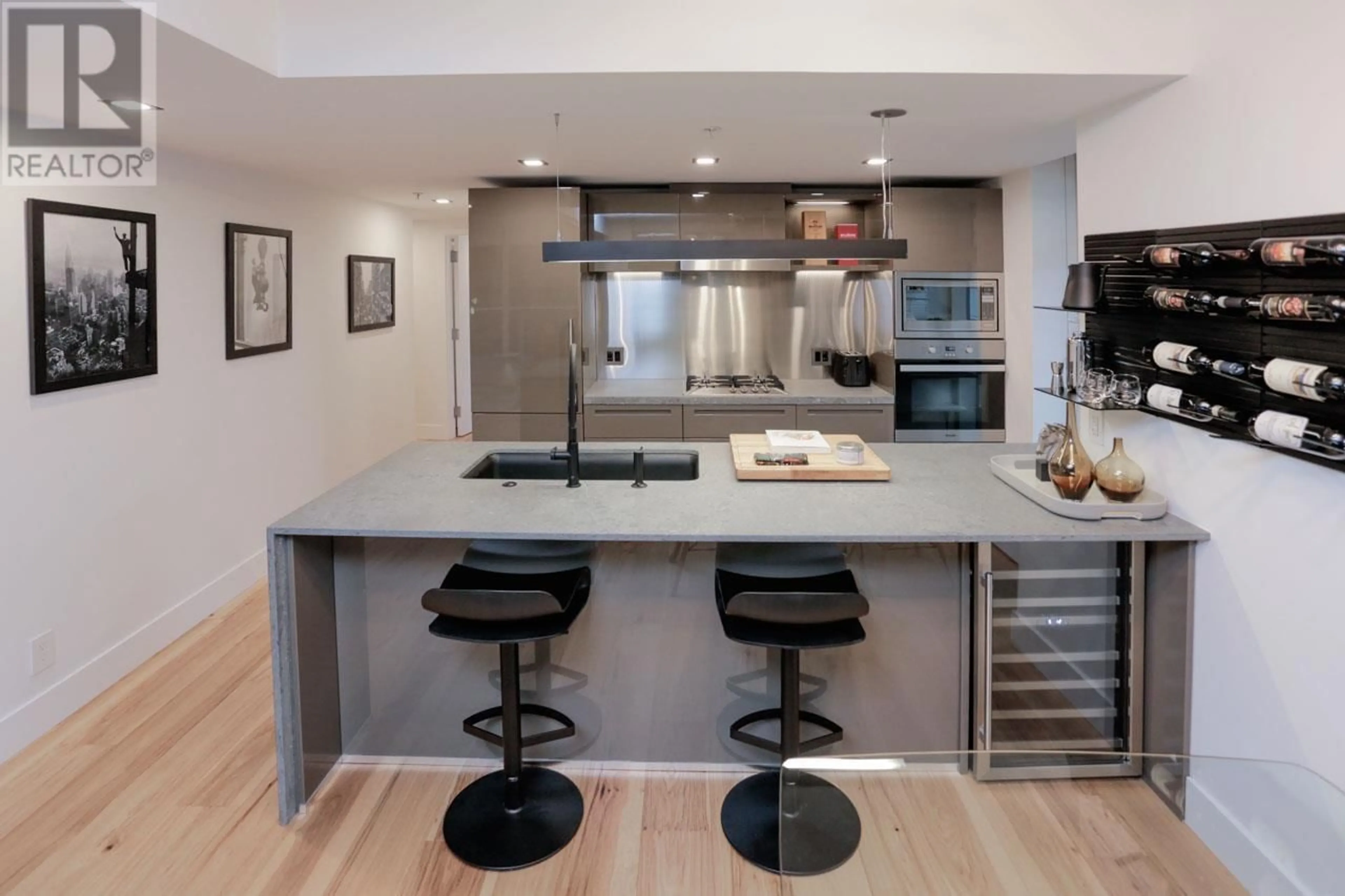 Contemporary kitchen, unknown for 1201 777 RICHARDS STREET, Vancouver British Columbia V6B0M6