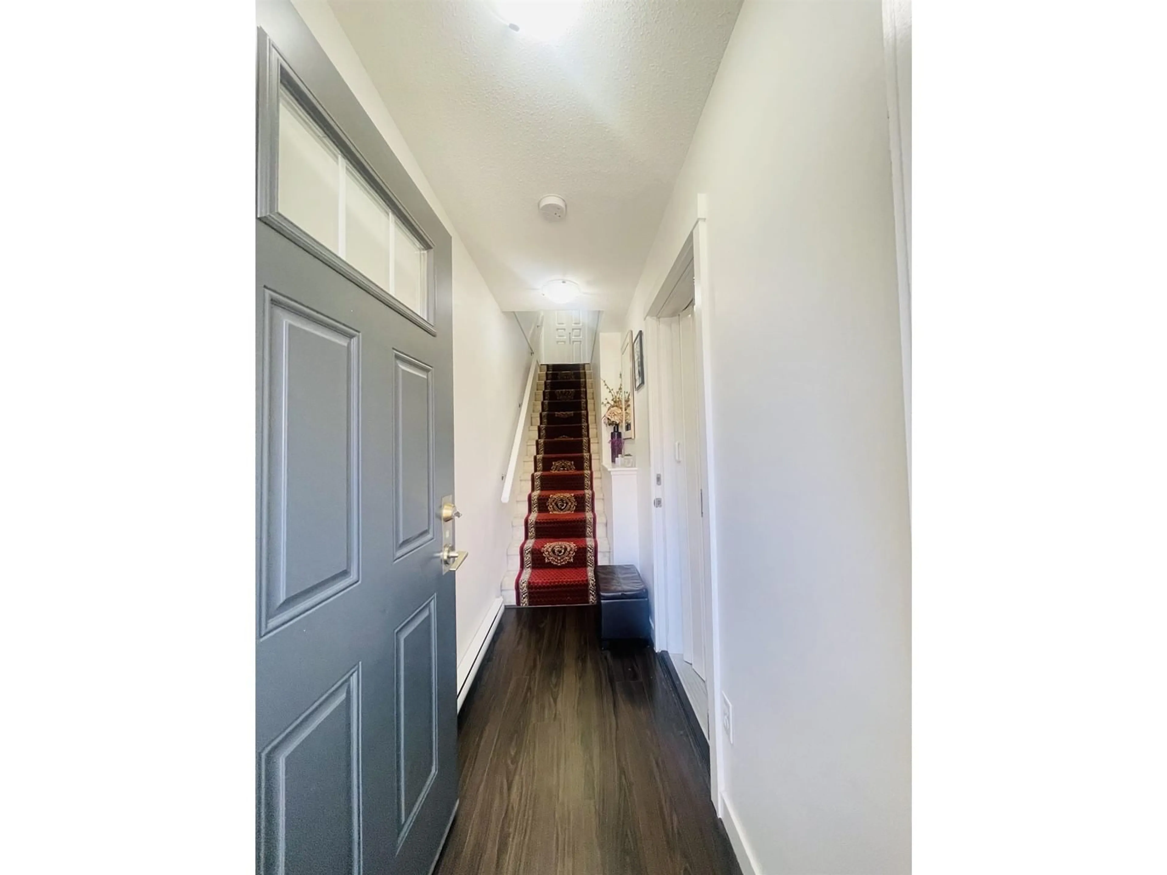 Indoor entryway for 52 - 31098 WESTRIDGE, Abbotsford British Columbia V2T0C2
