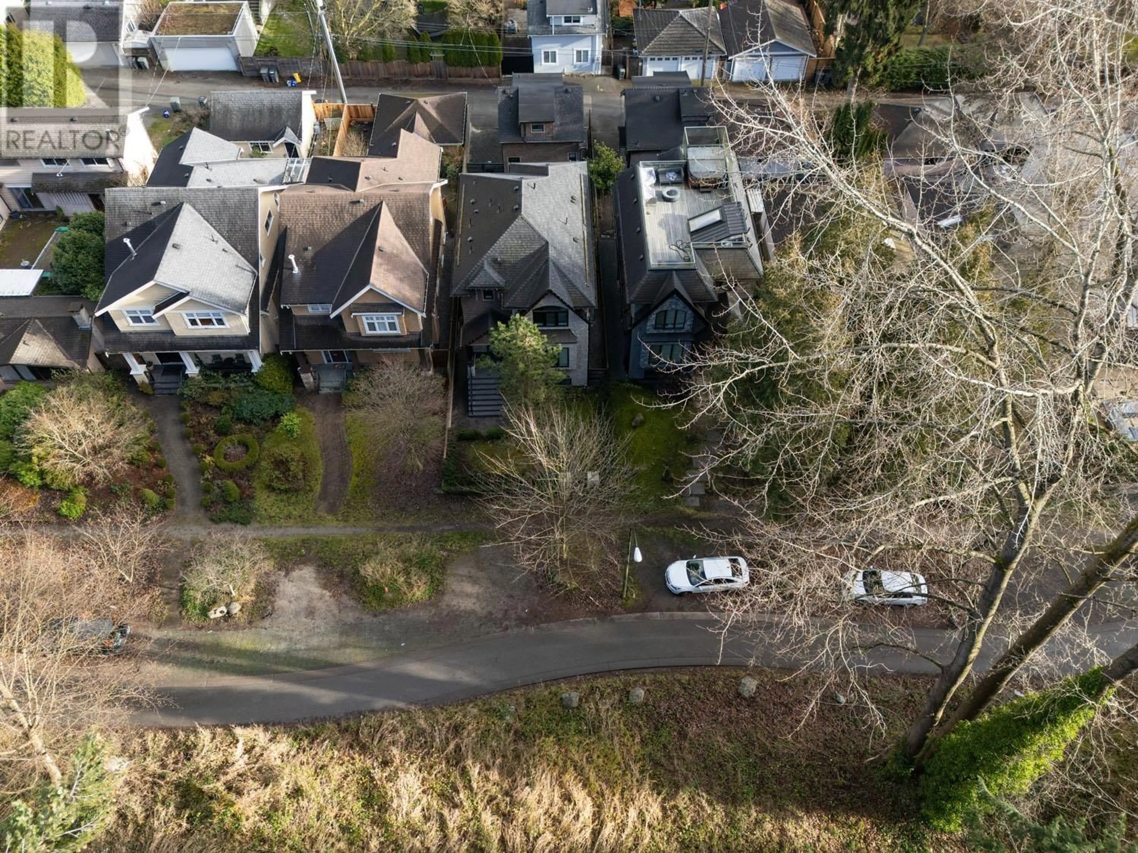 A pic from outside/outdoor area/front of a property/back of a property/a pic from drone, street for 6072 CROWN STREET, Vancouver British Columbia V6N2B8