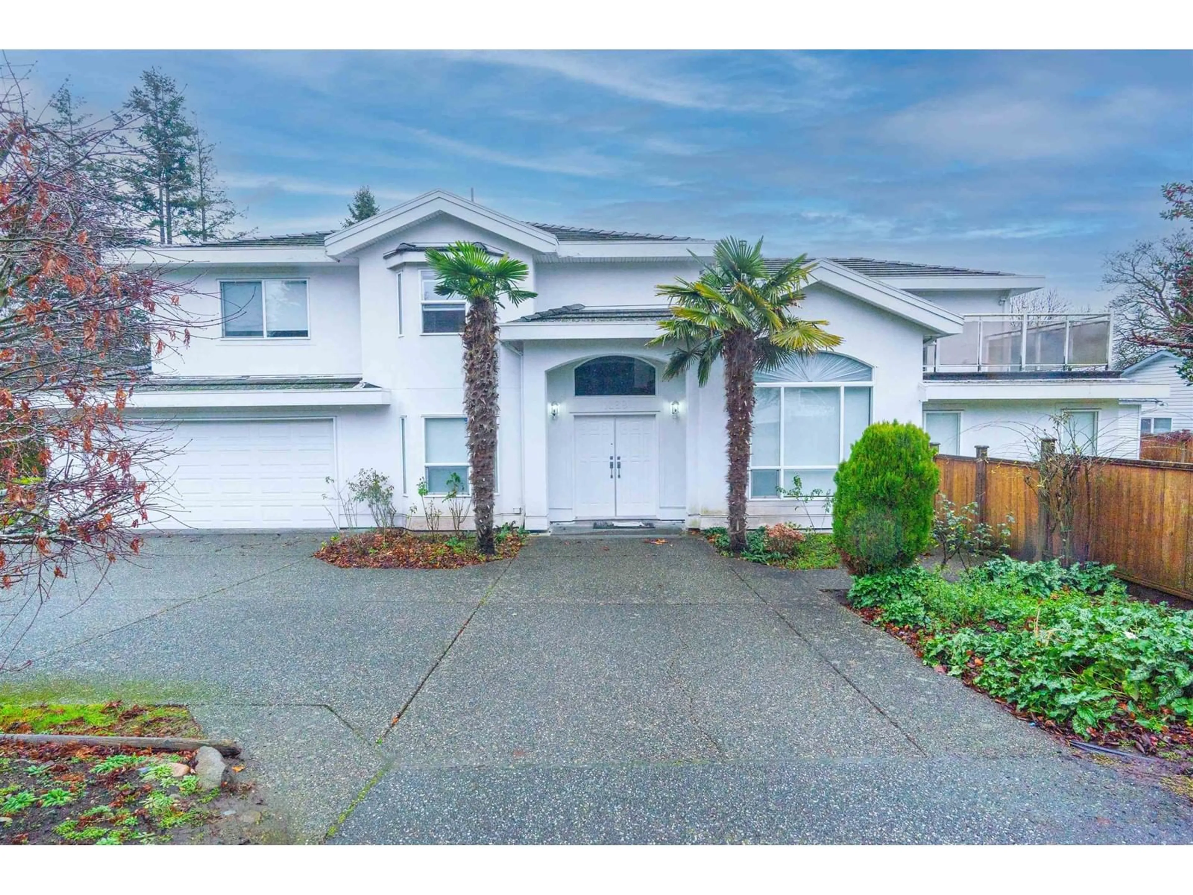 A pic from outside/outdoor area/front of a property/back of a property/a pic from drone, street for 1388 LEE ST STREET, White Rock British Columbia V4B4P9