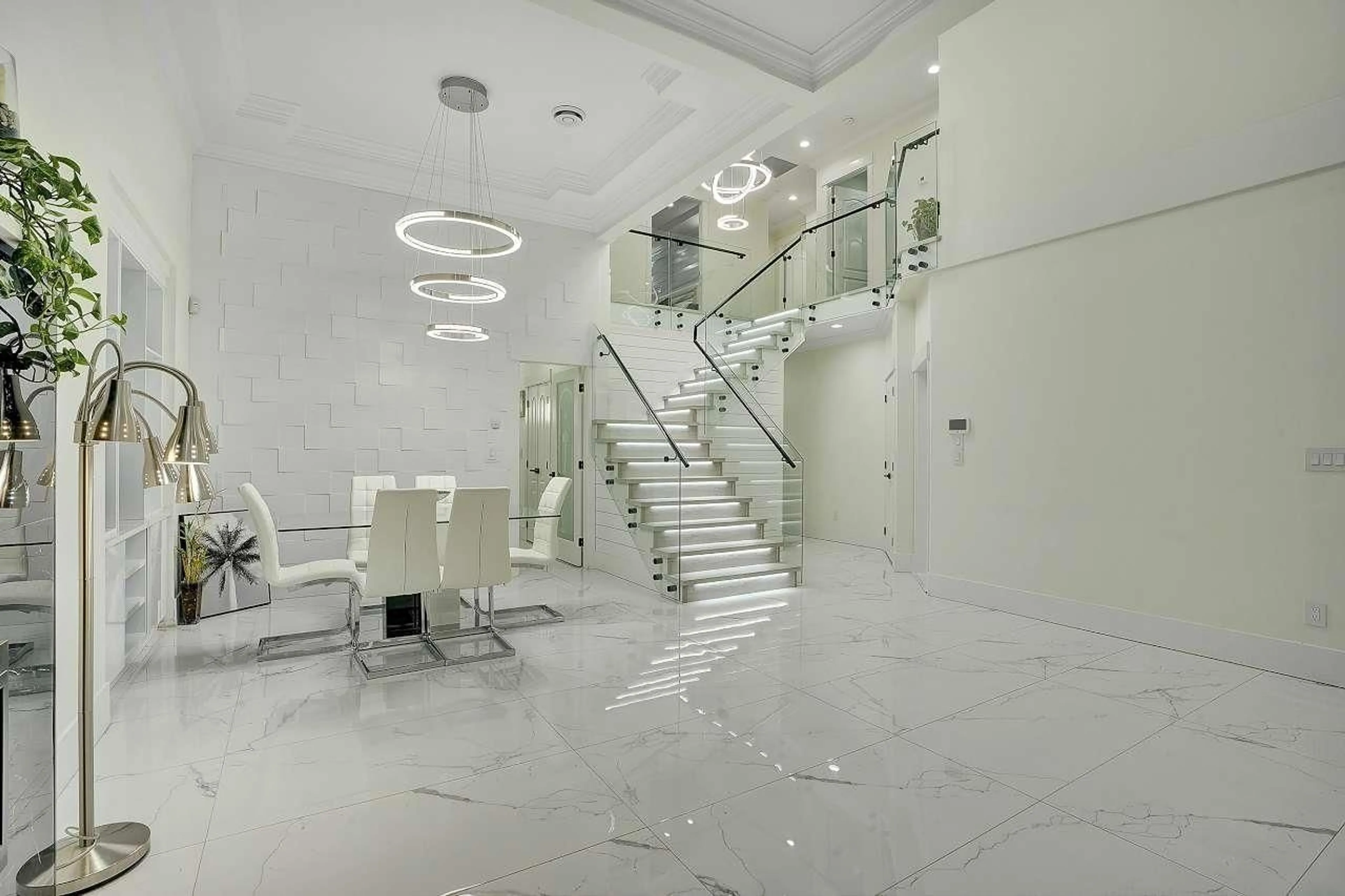 Indoor foyer for 5949 125, Surrey British Columbia V3X1X2