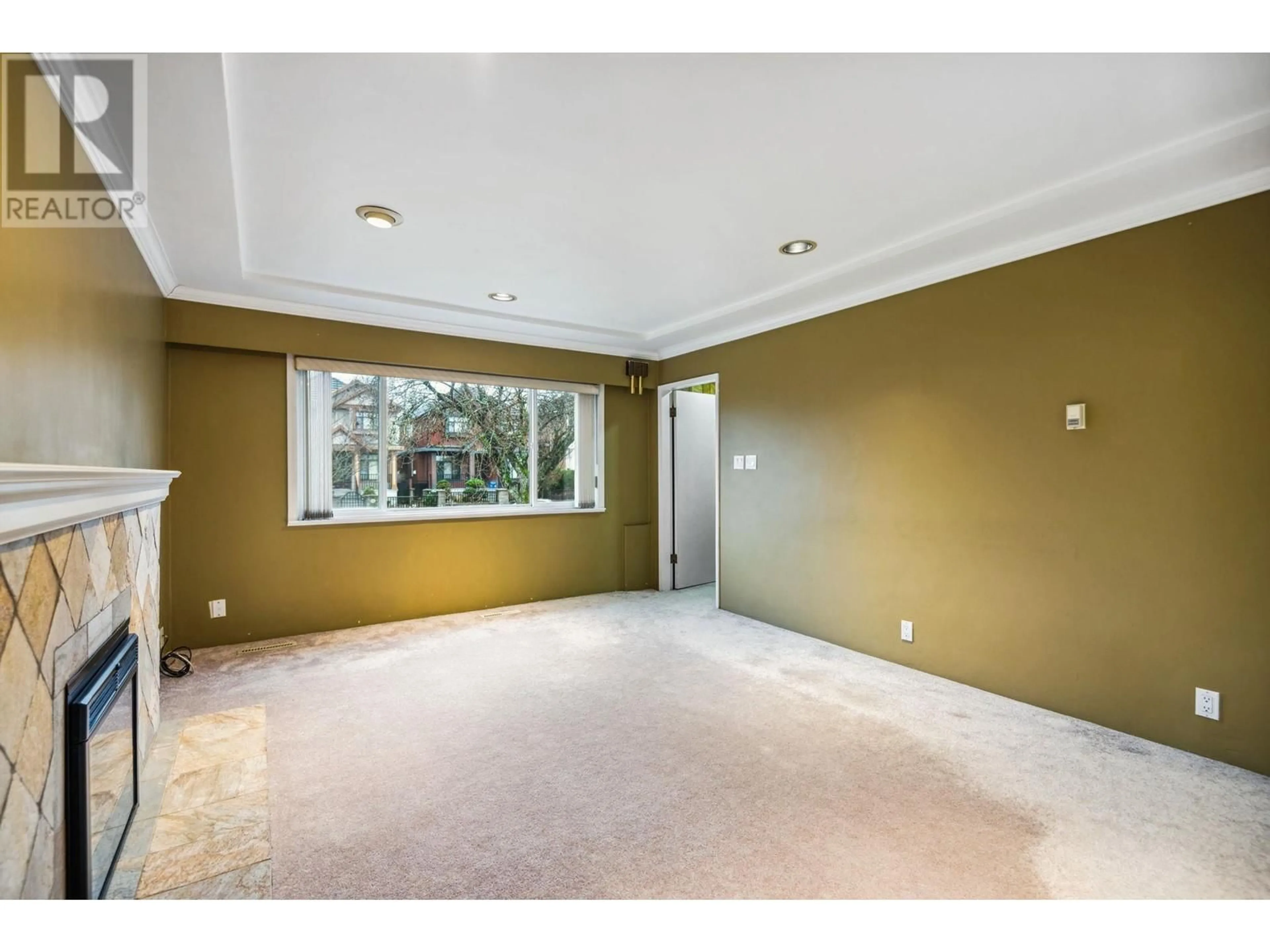 A pic of a room for 3055 E 24TH AVENUE, Vancouver British Columbia V5R1E7