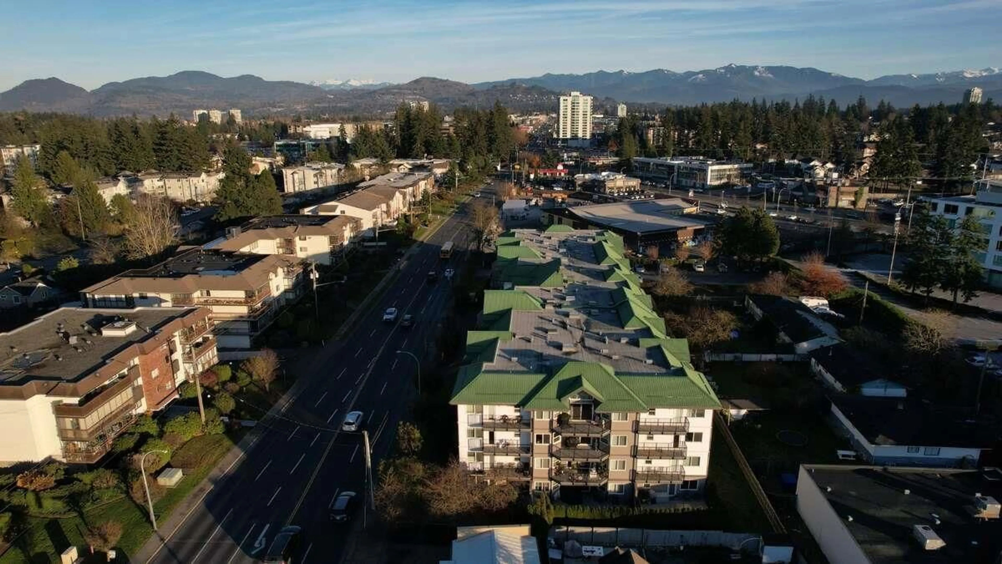 A pic from outside/outdoor area/front of a property/back of a property/a pic from drone, mountain view for 209 32044 OLD YALE ROAD, Abbotsford British Columbia V2T2C9