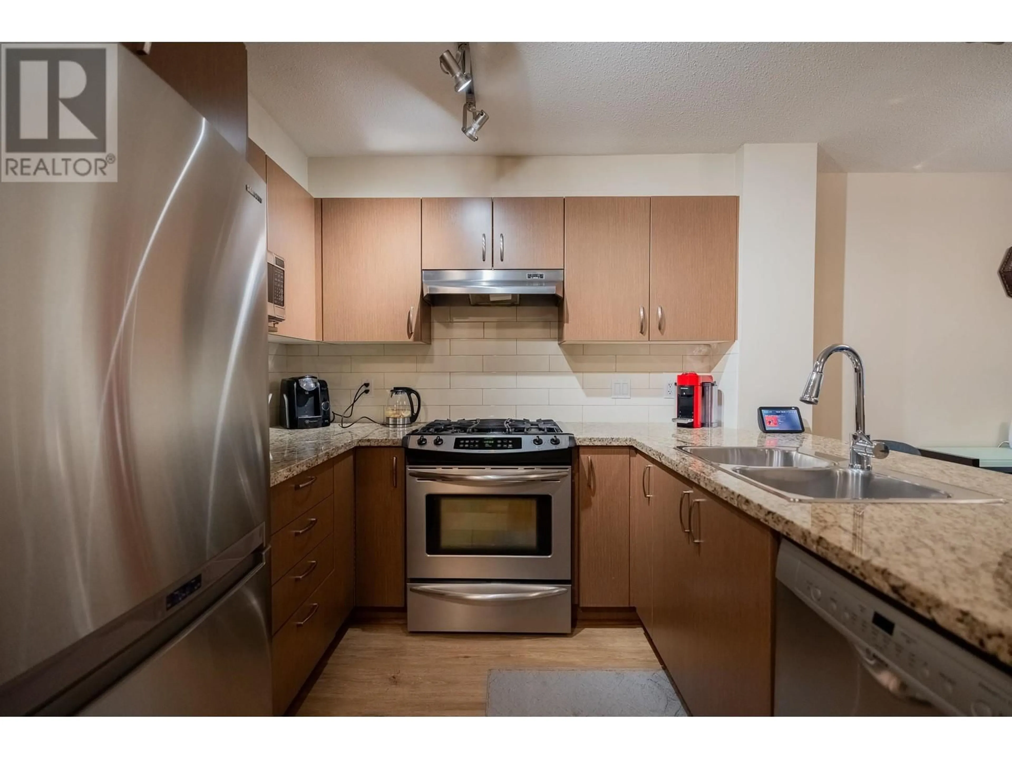 Standard kitchen, unknown for 304 3097 LINCOLN AVENUE, Coquitlam British Columbia V3B0E3