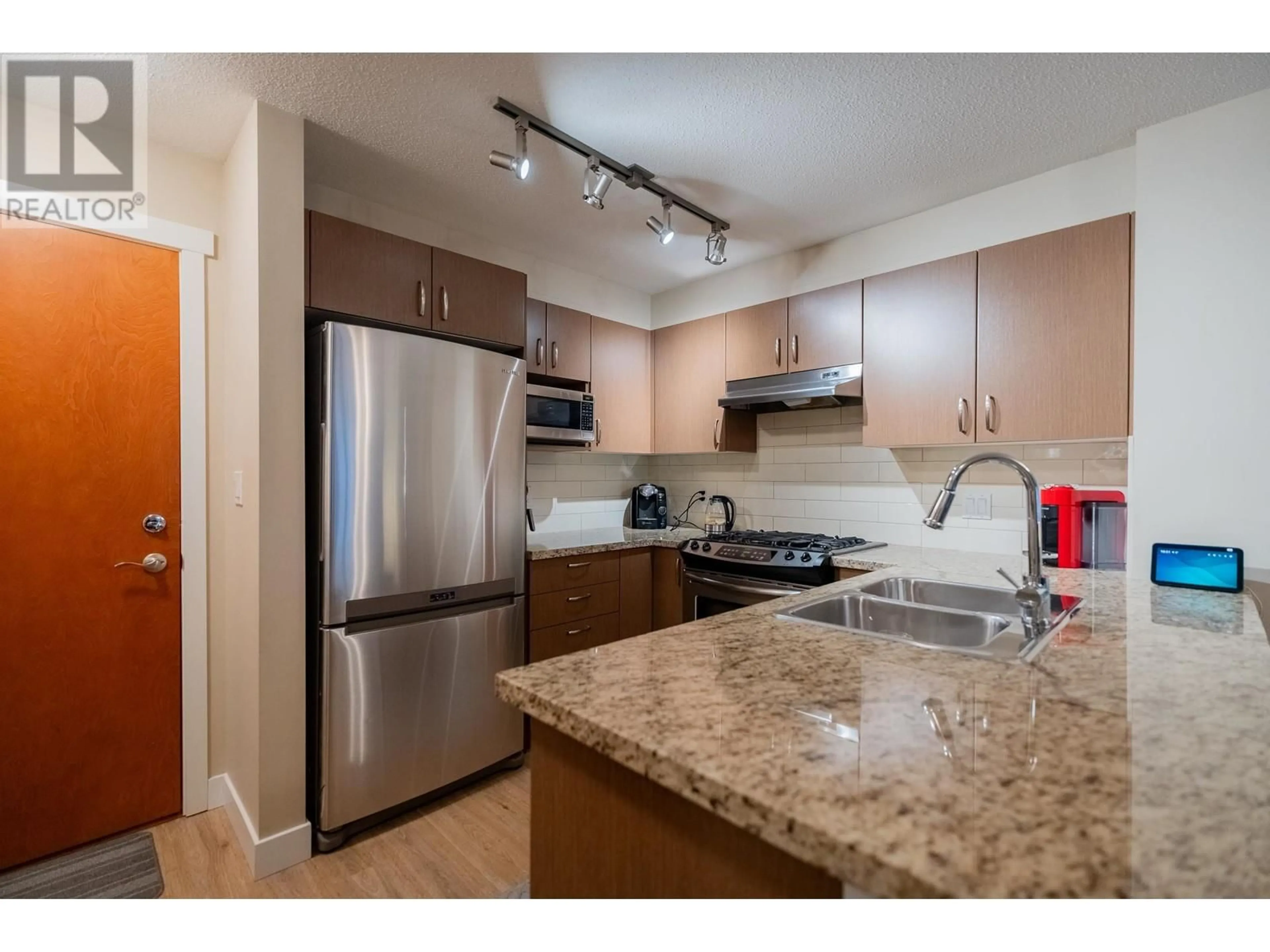 Standard kitchen, unknown for 304 3097 LINCOLN AVENUE, Coquitlam British Columbia V3B0E3