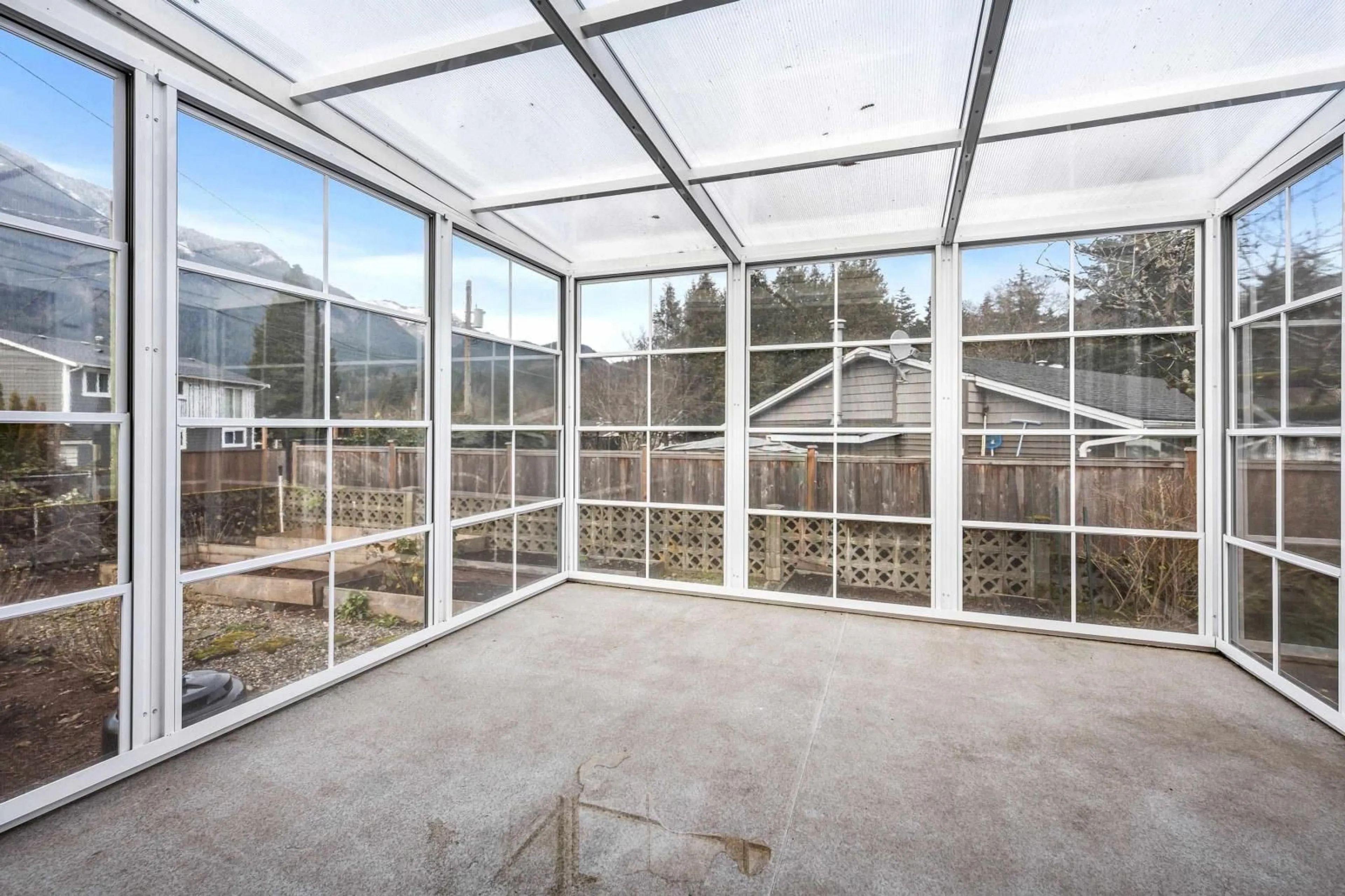 Patio, mountain view for 635 THACKER AVENUE, Hope British Columbia V0X1L0