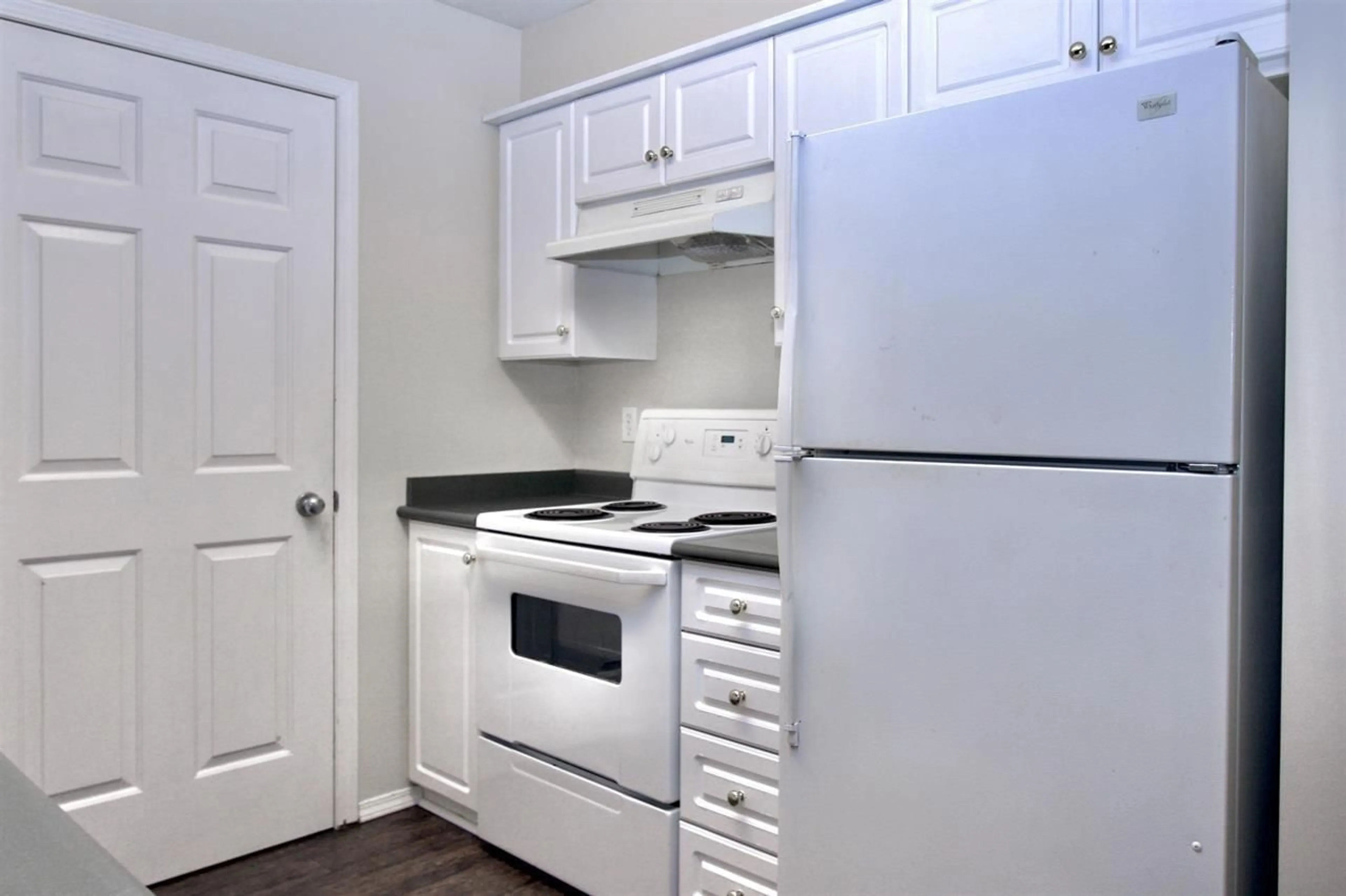 Standard kitchen, unknown for 105 2350 WESTERLY STREET, Abbotsford British Columbia V2T6T7